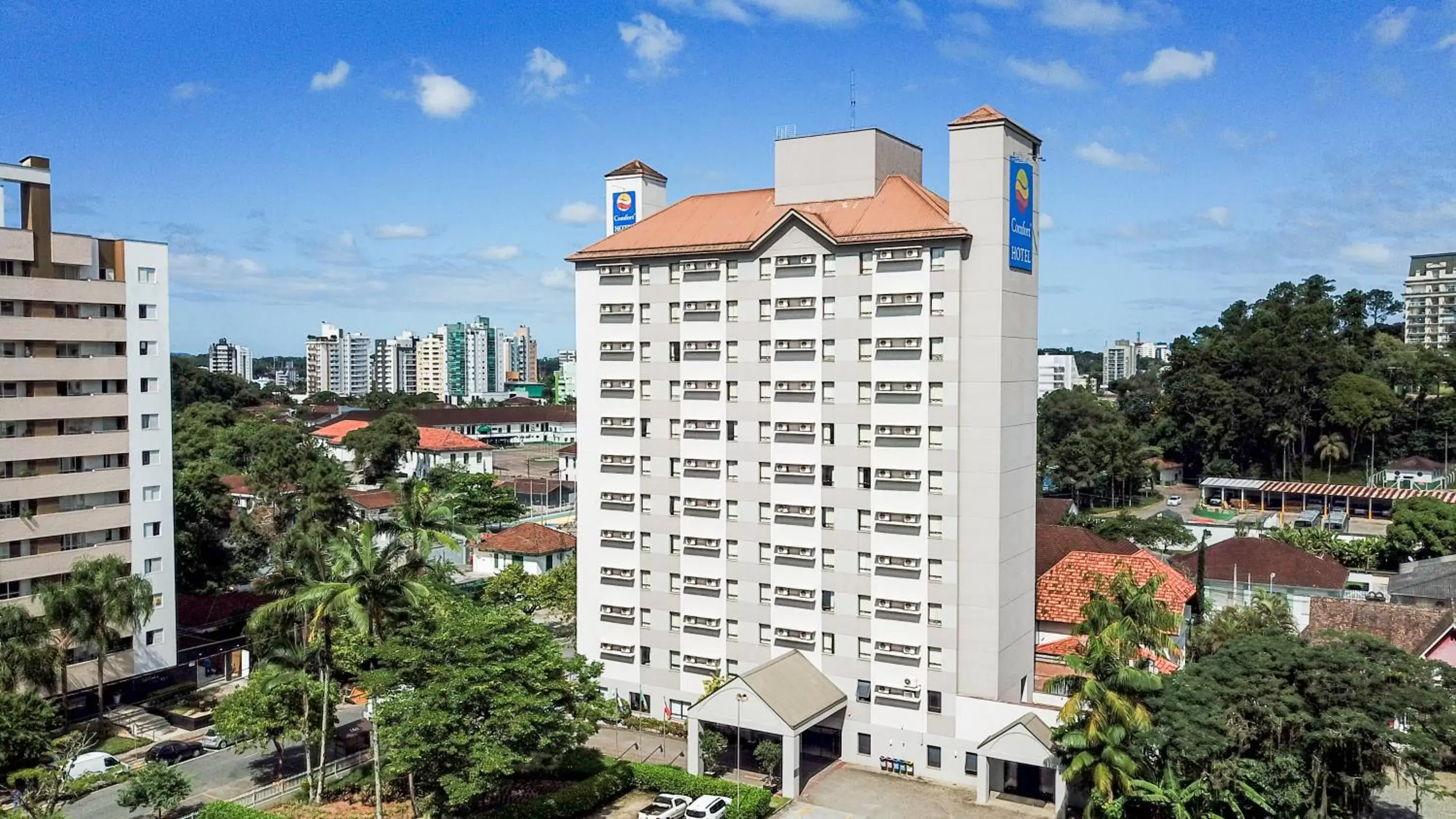 Property building in Comfort Hotel Joinville