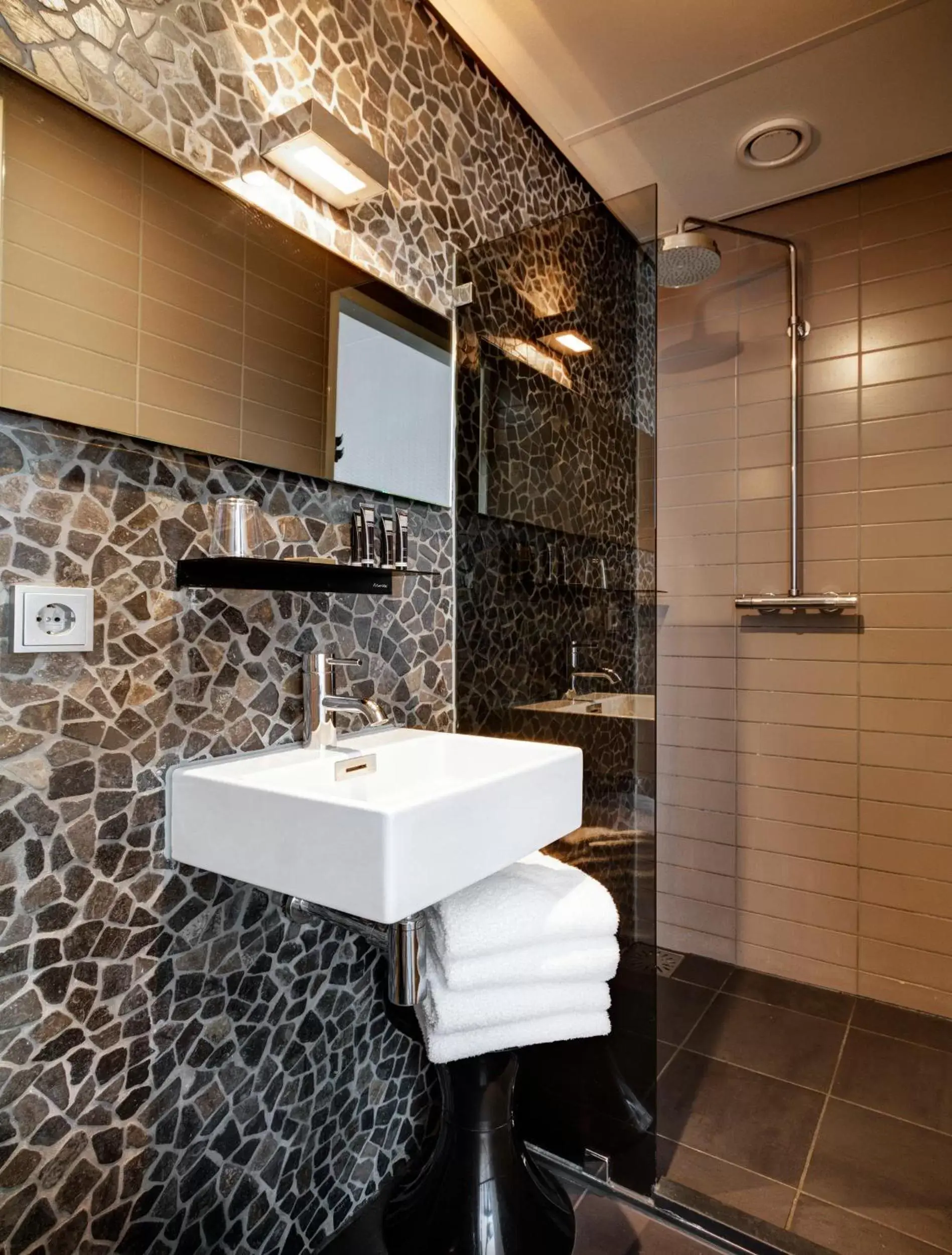 Bathroom in Hotel V Frederiksplein