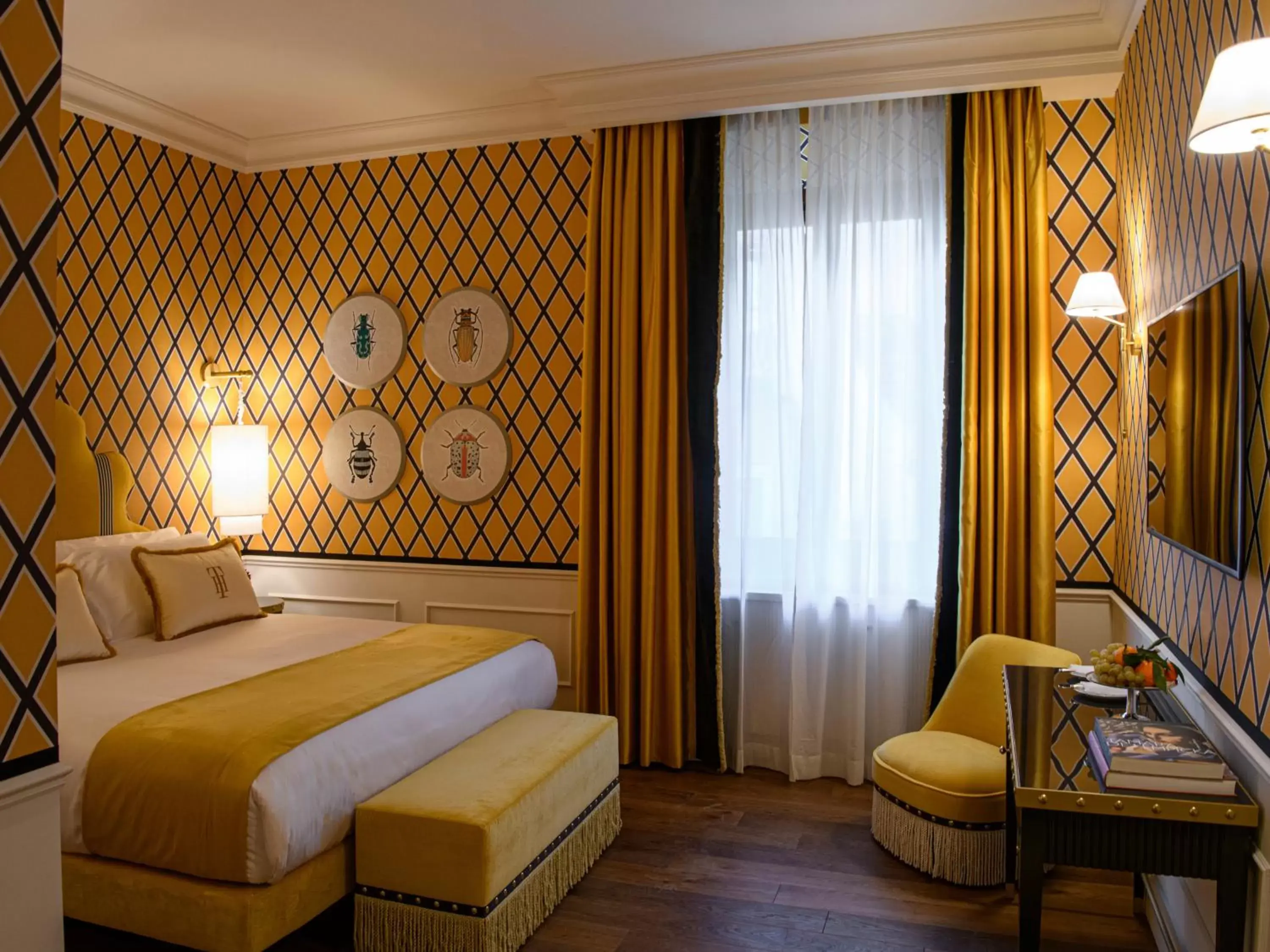 Photo of the whole room, Bed in IL Tornabuoni The Unbound Collection by Hyatt