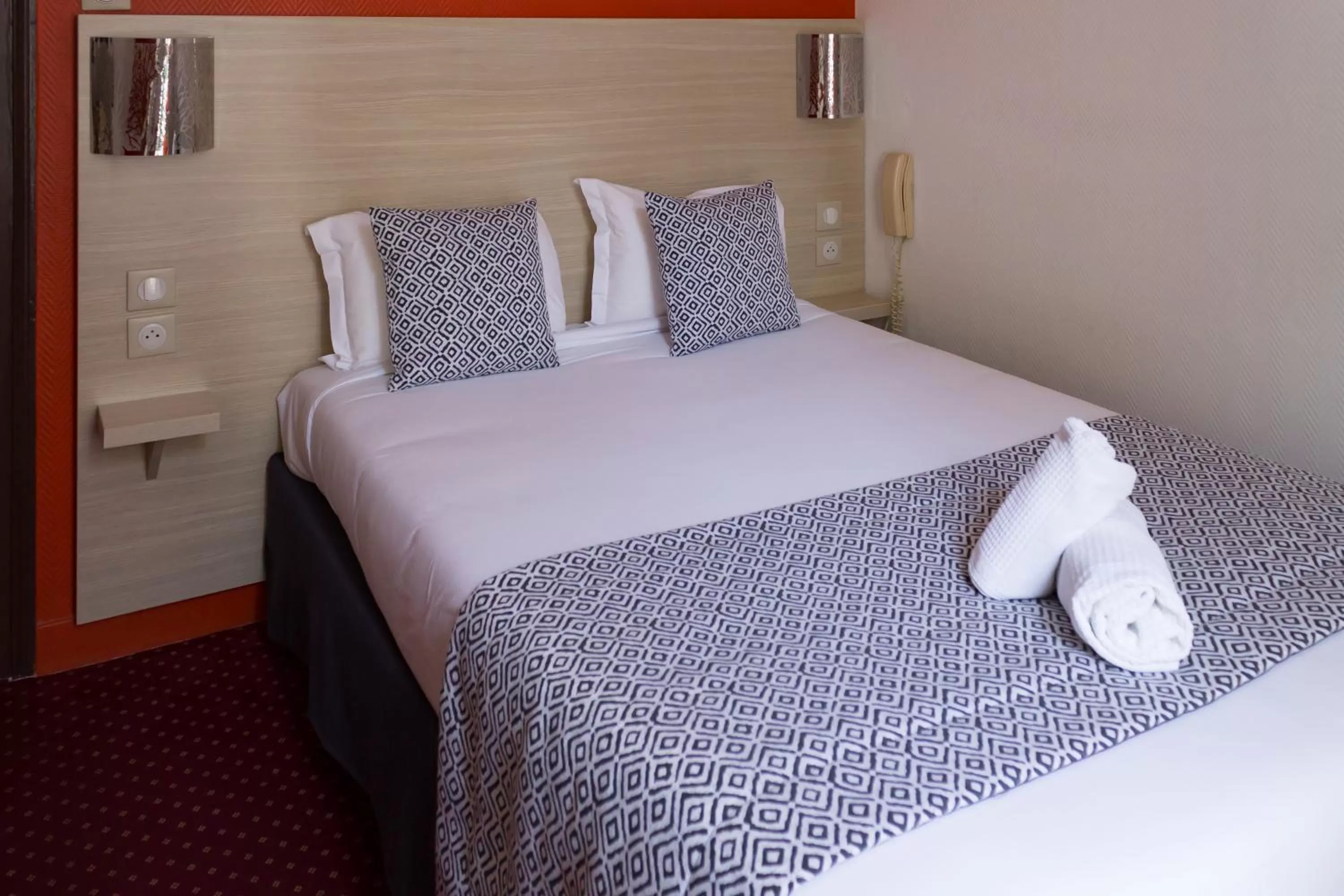 Bed in Hôtel de Paris La Défense