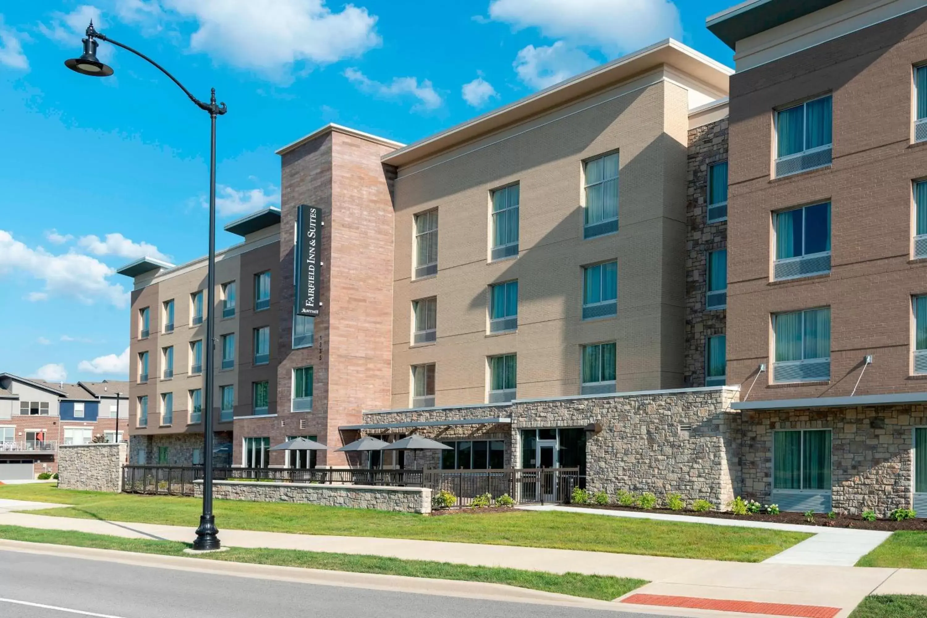 Property Building in Fairfield Inn & Suites by Marriott Indianapolis Carmel