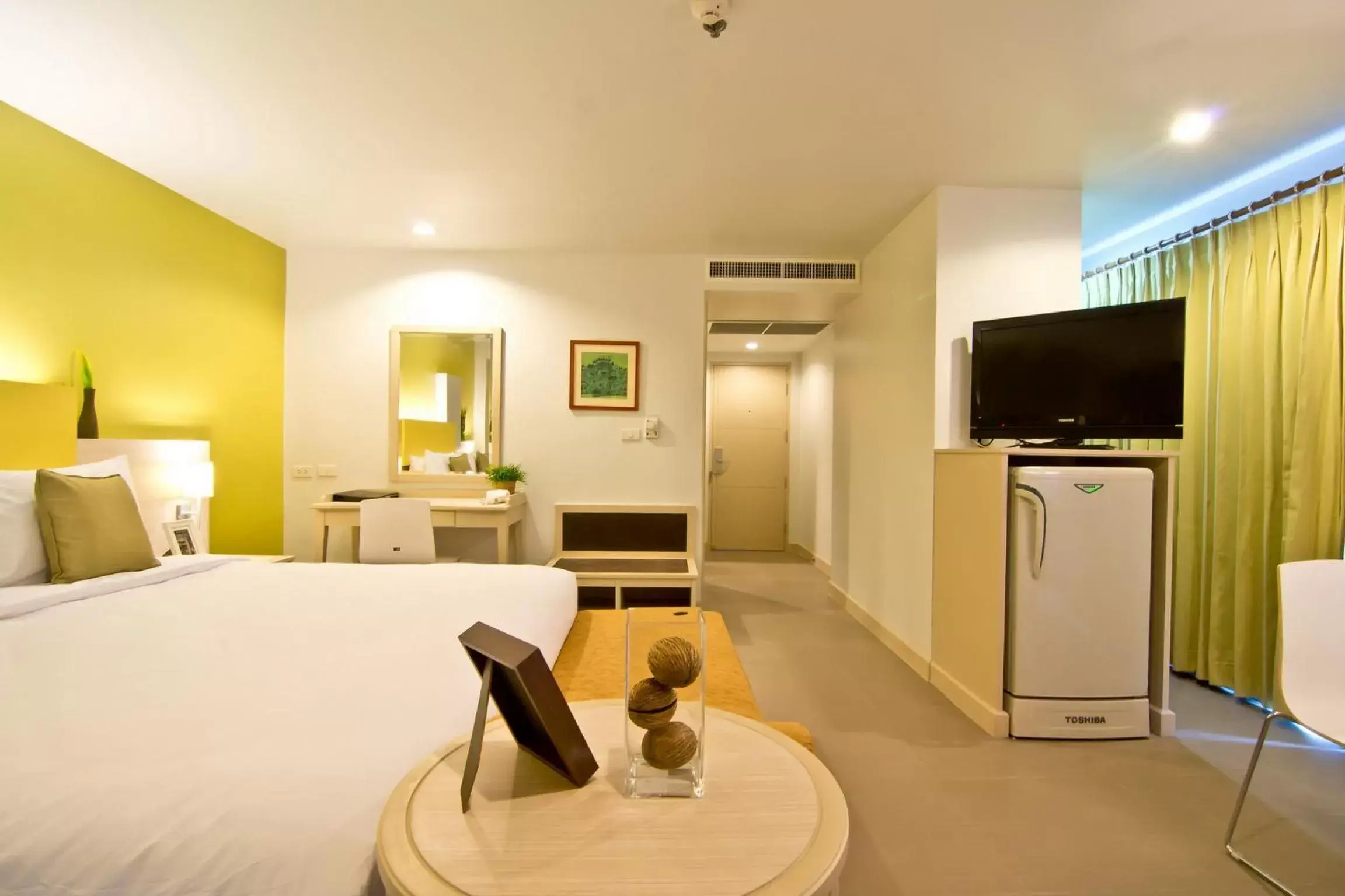 Bedroom, TV/Entertainment Center in Sunshine Vista Hotel - SHA Plus