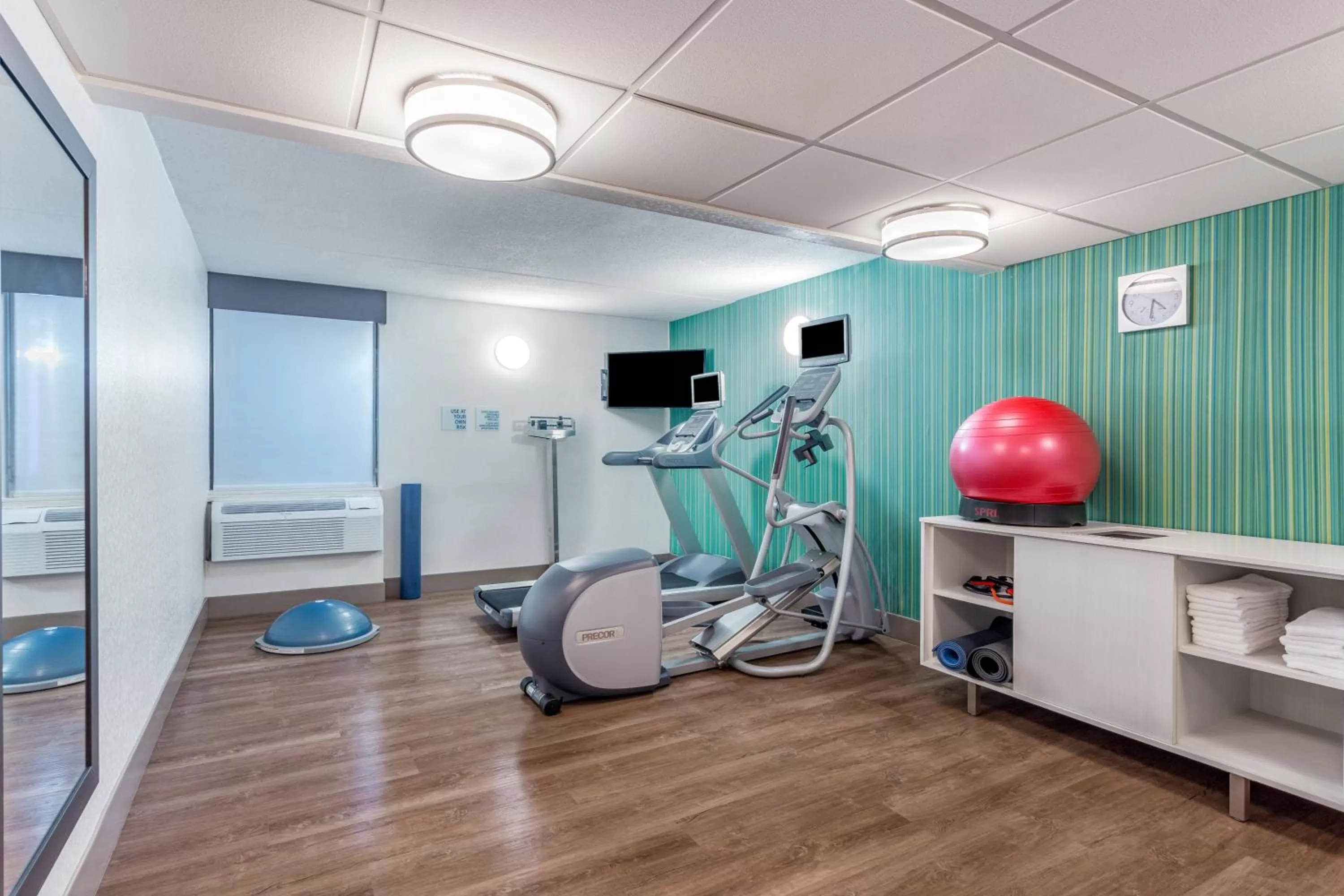 Fitness centre/facilities in Holiday Inn Express Ramsey Mahwah by IHG