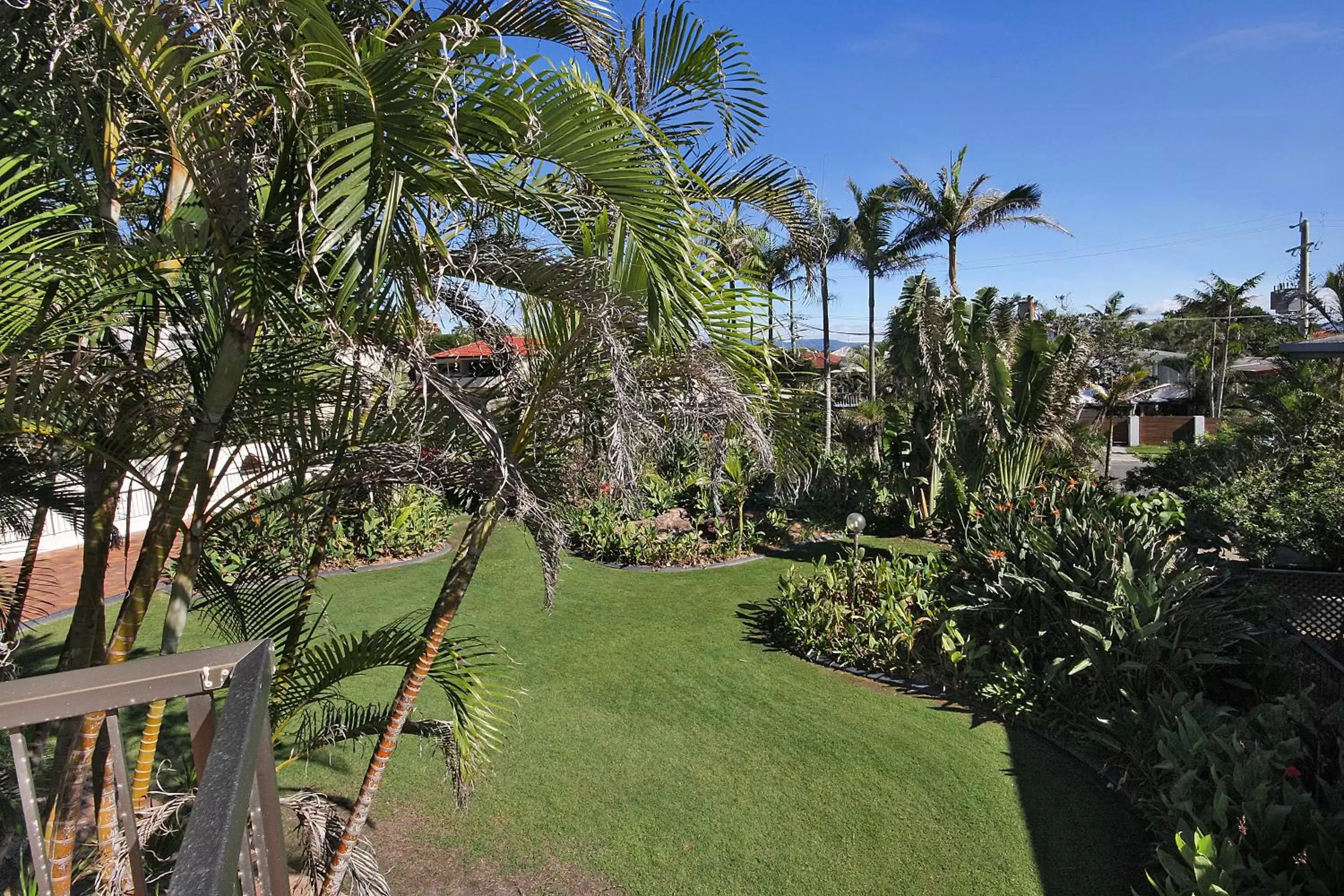 Garden in Spindrift on the Beach - Absolute Beachfront