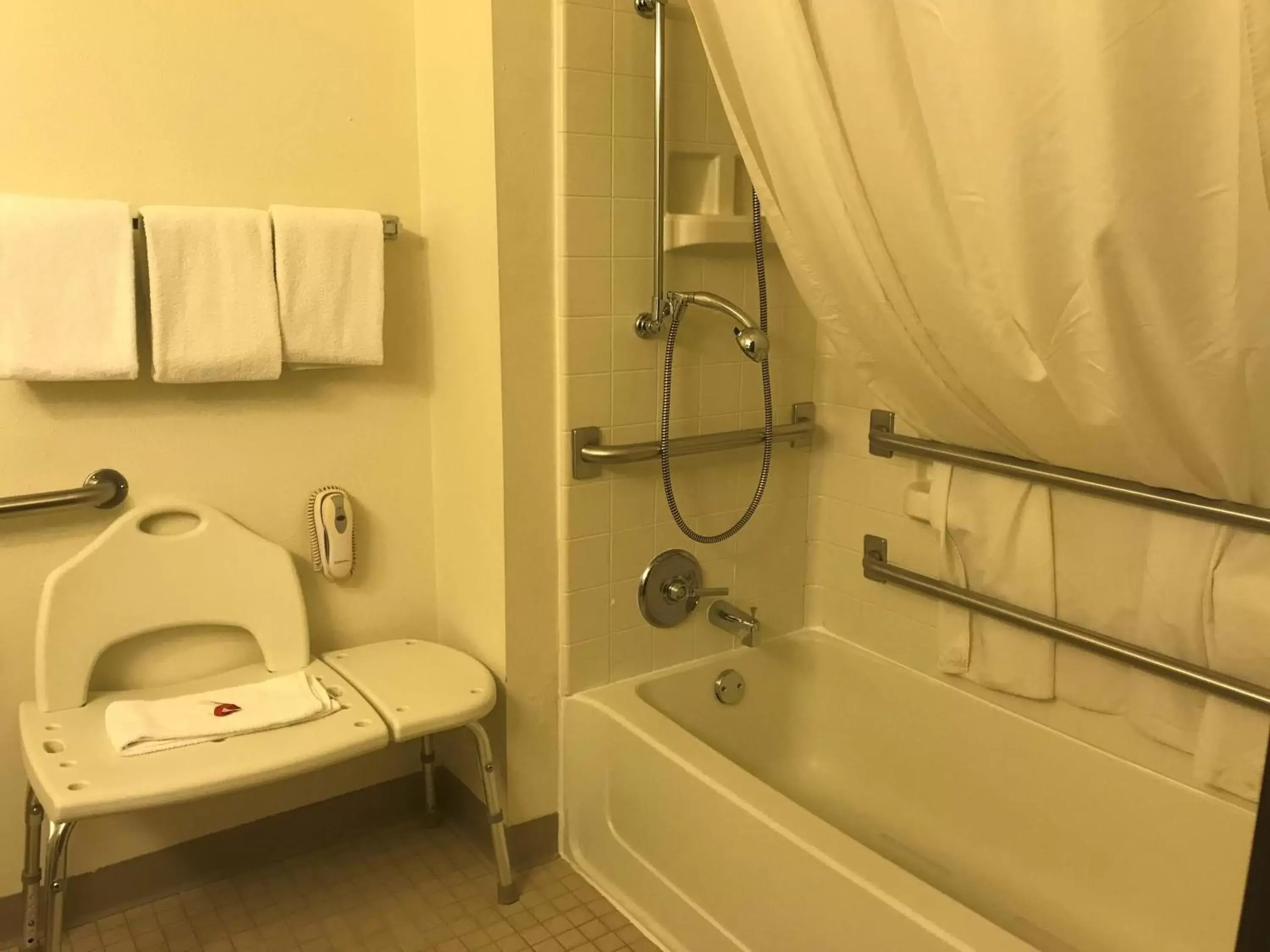 Bathroom in Super 8 by Wyndham Aberdeen East