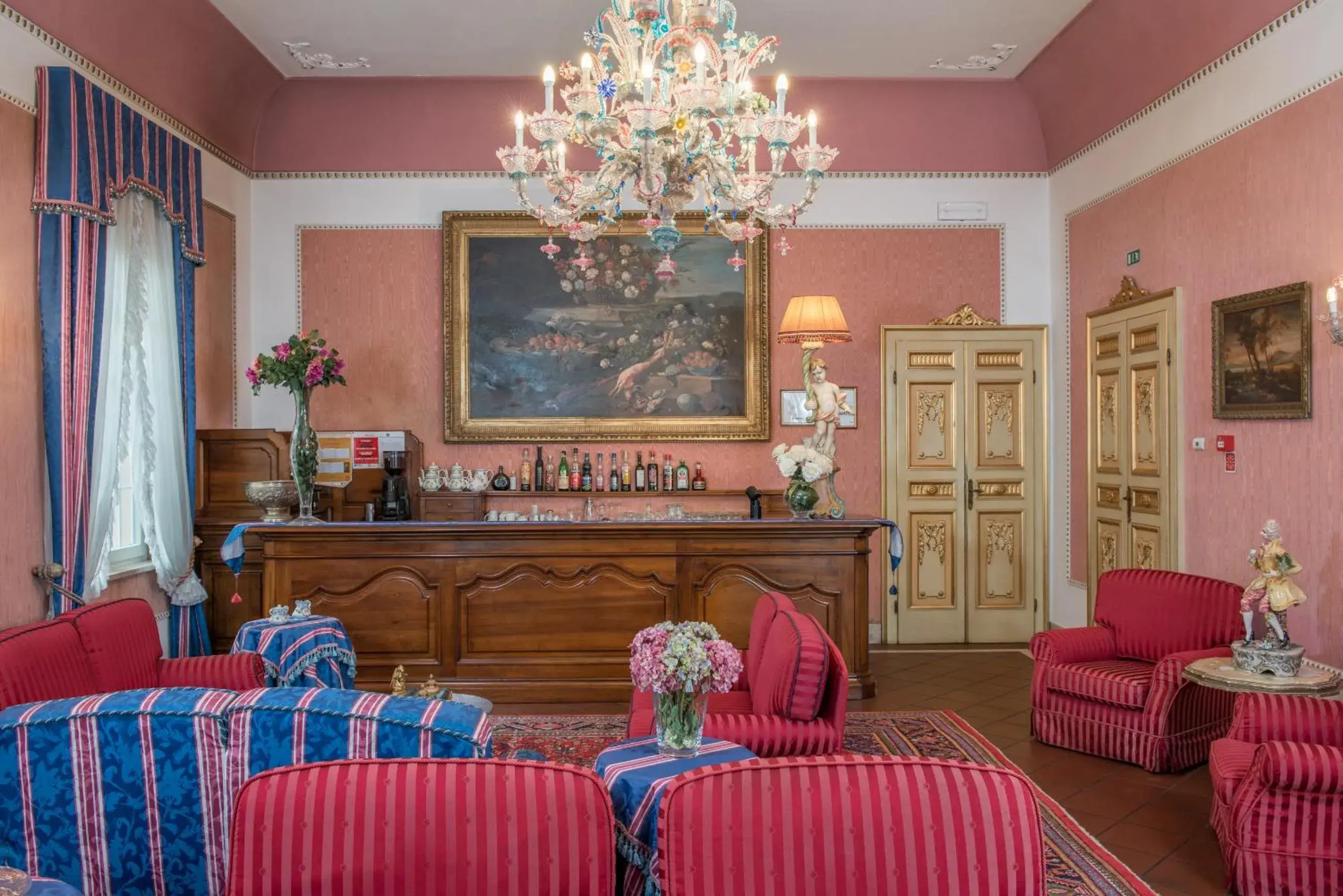 Communal lounge/ TV room, Lobby/Reception in Duchessa Isabella Hotel & SPA