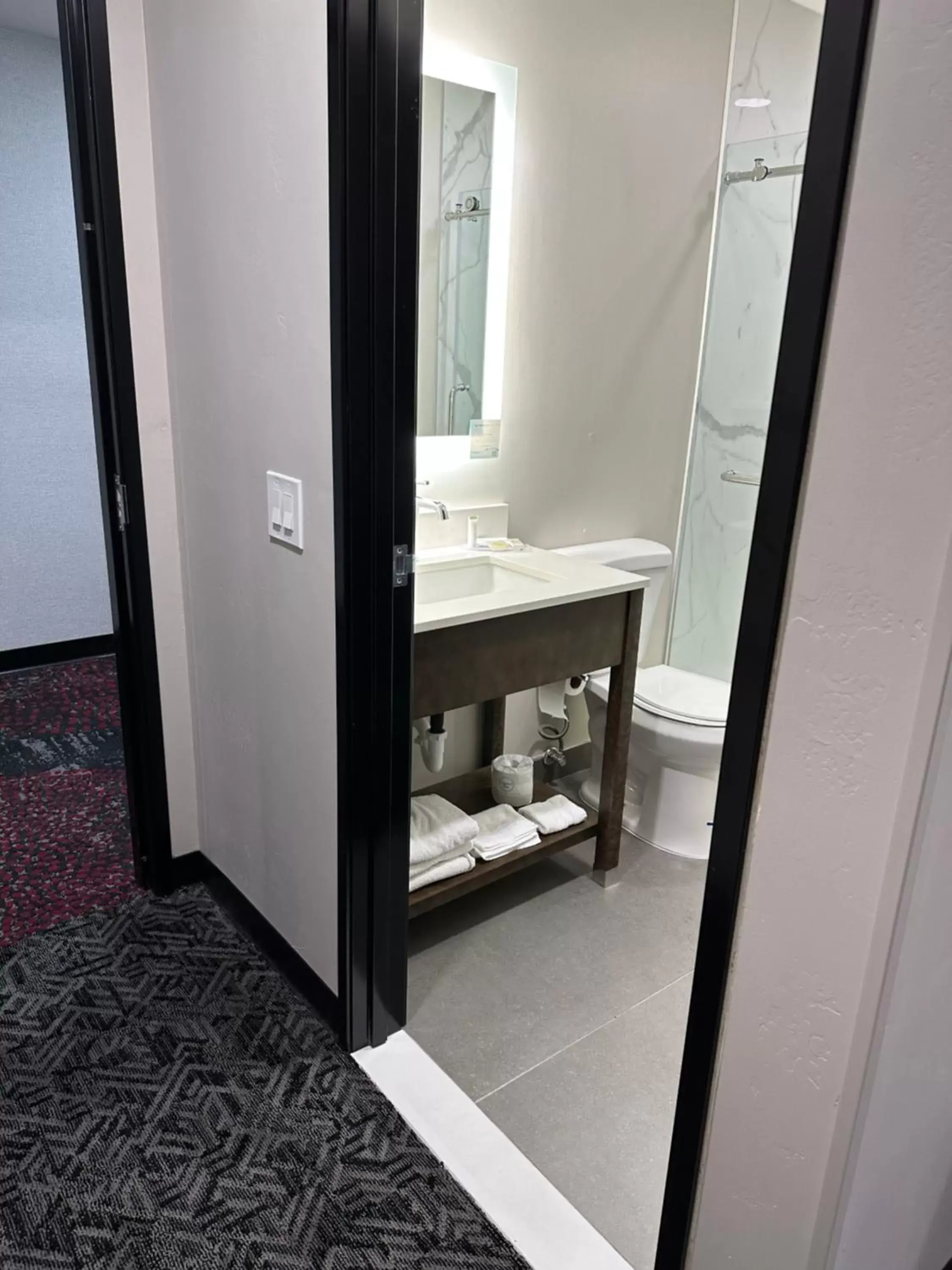 Bathroom in Days Inn by Wyndham Flagstaff I-40