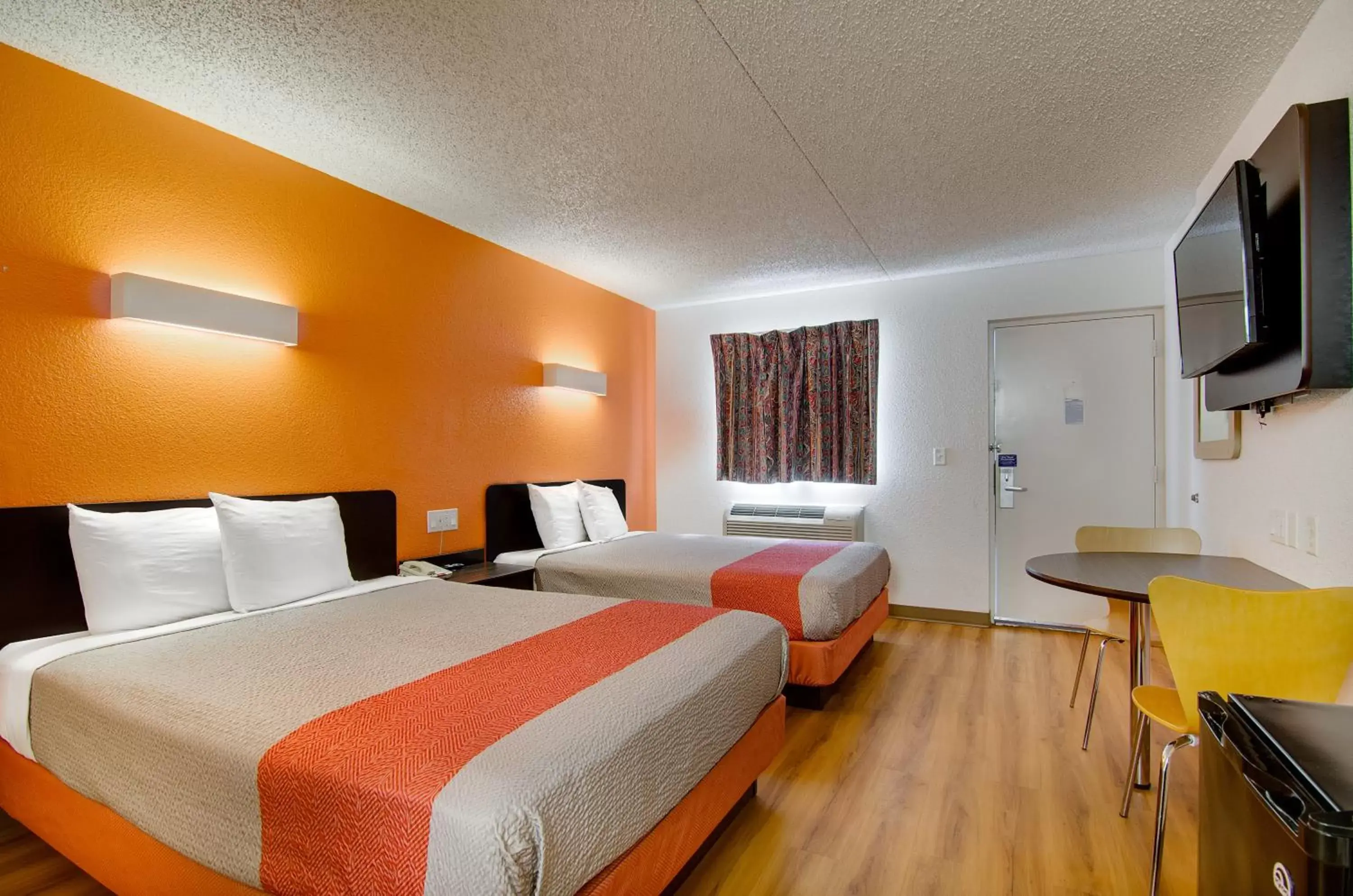 Bedroom in Motel 6-Salina, KS
