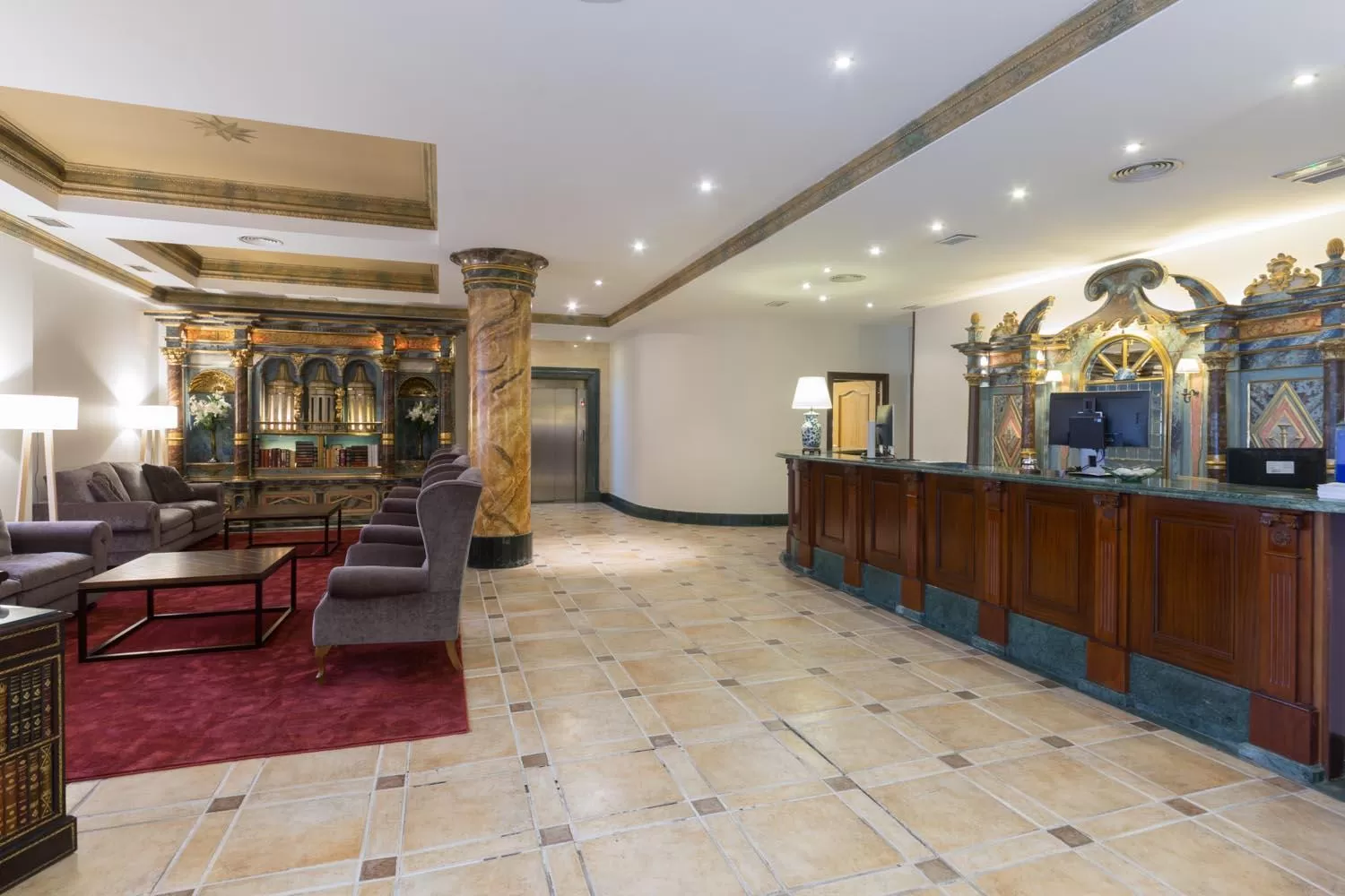 Lobby or reception in Hotel Exe Reina Isabel