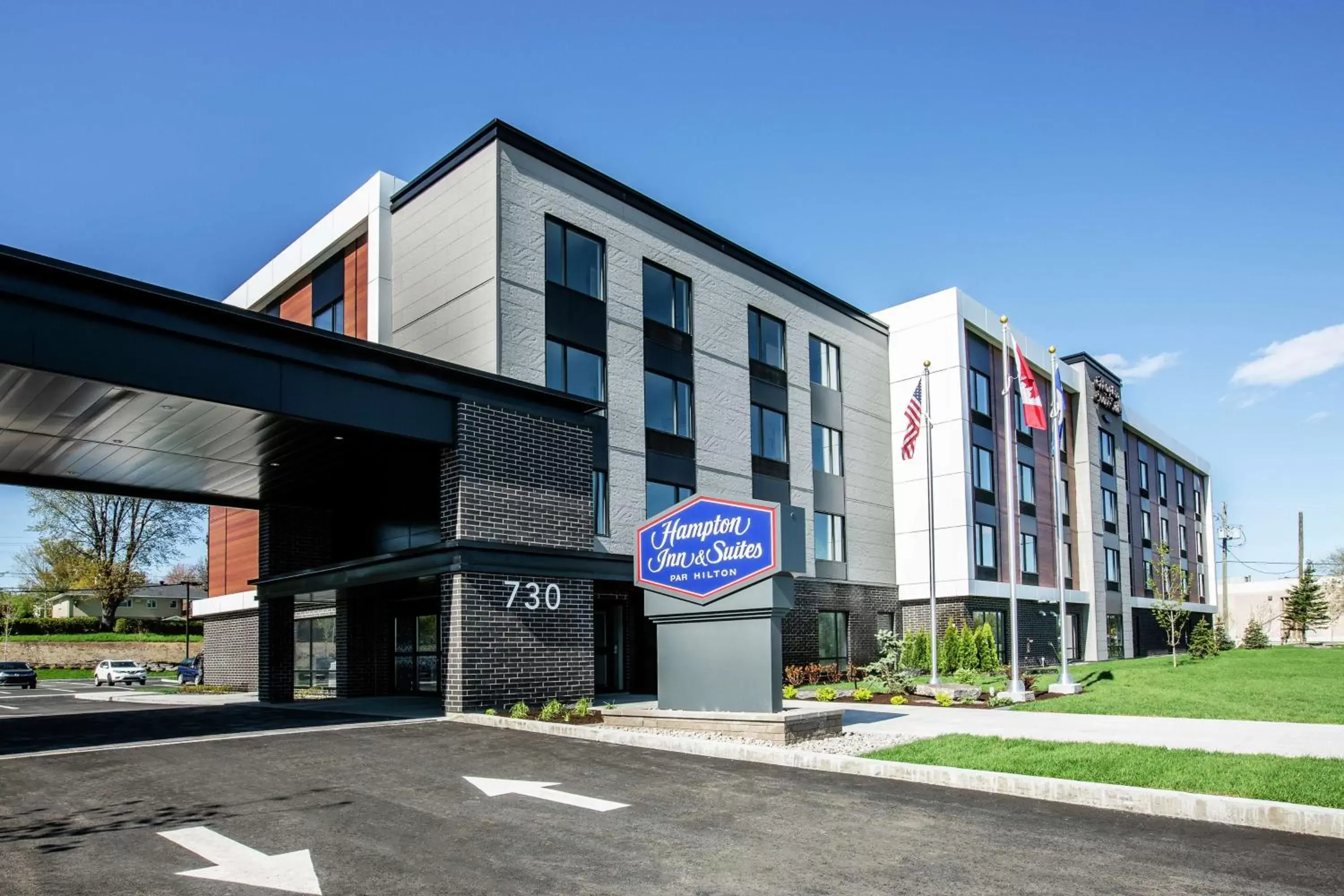 Property building in Hampton Inn & Suites by Hilton Québec - Beauport Property building in Hampton Inn & Suites by Hilton Québec - Beauport