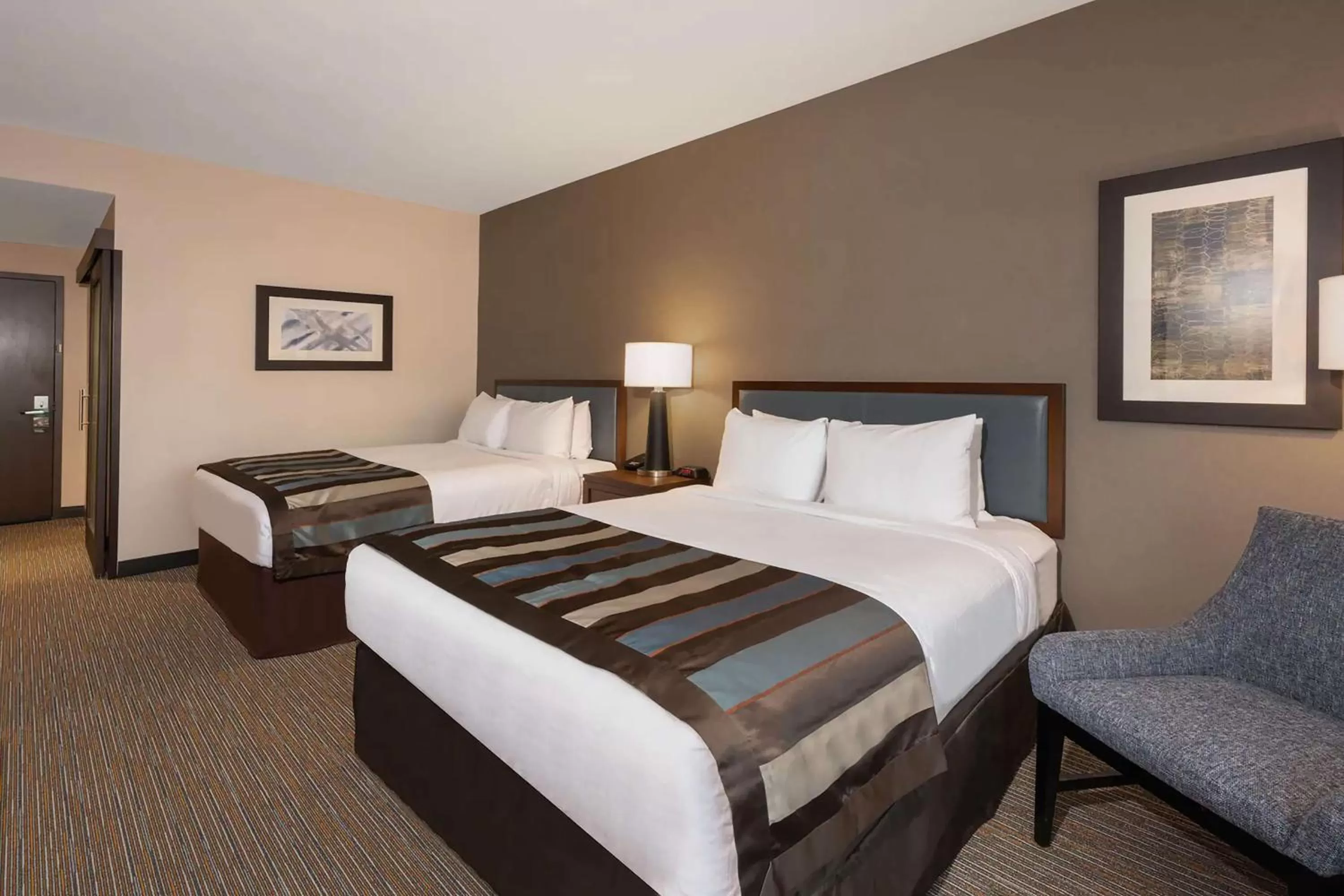 Queen Room with two Queen Beds - Hearing Accessible/Non-Smoking in Hampton Inn San Jose Cherry Ave, CA