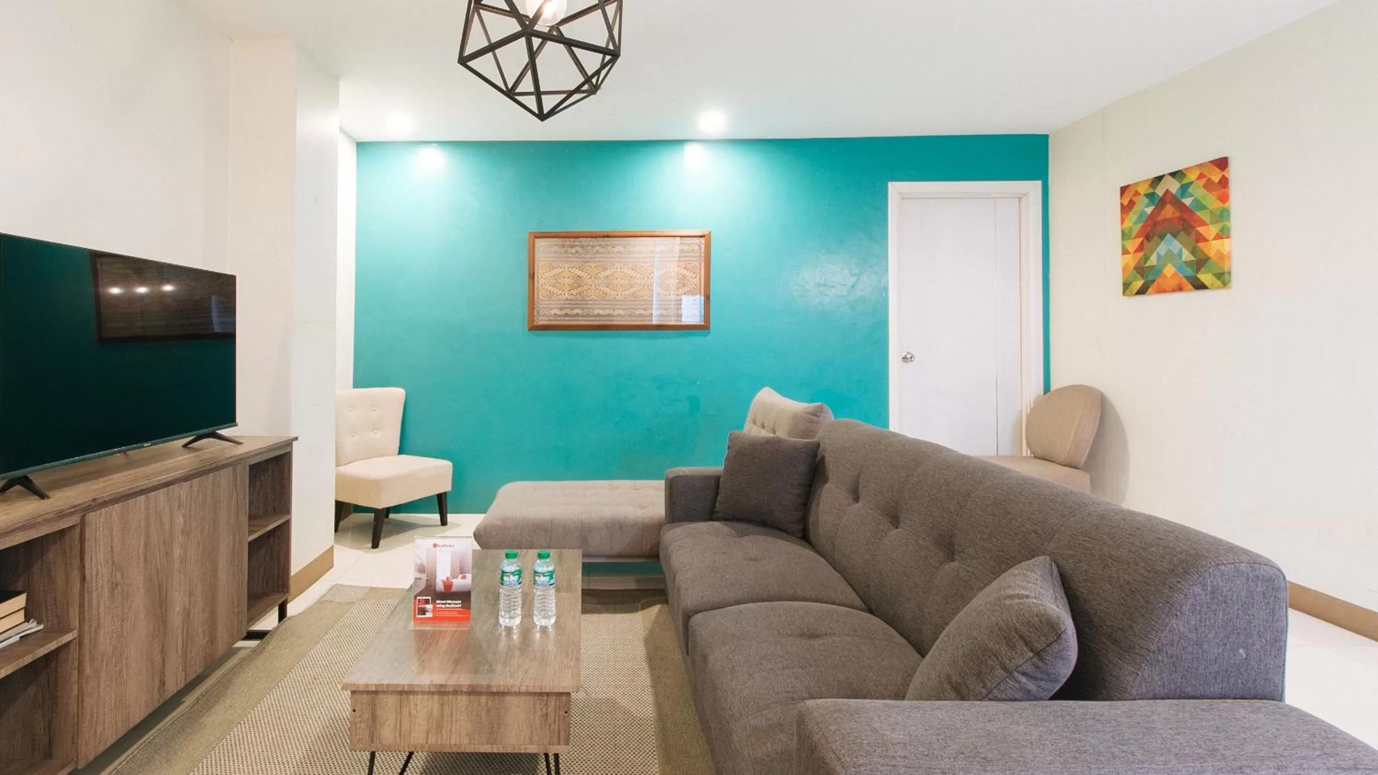 Seating area in RedDoorz Plus at Kamuning Quezon City