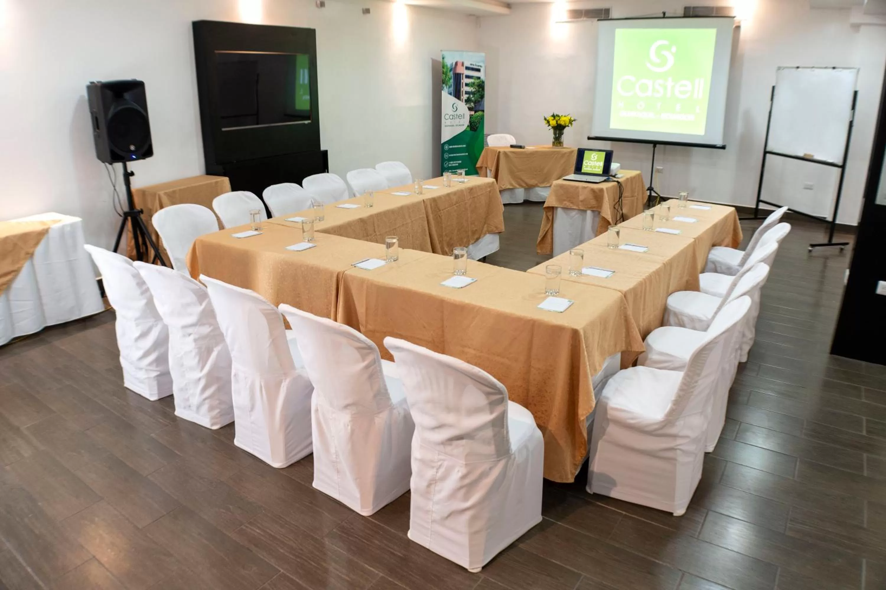 Hotel Castell - Cerca Del Aeropuerto