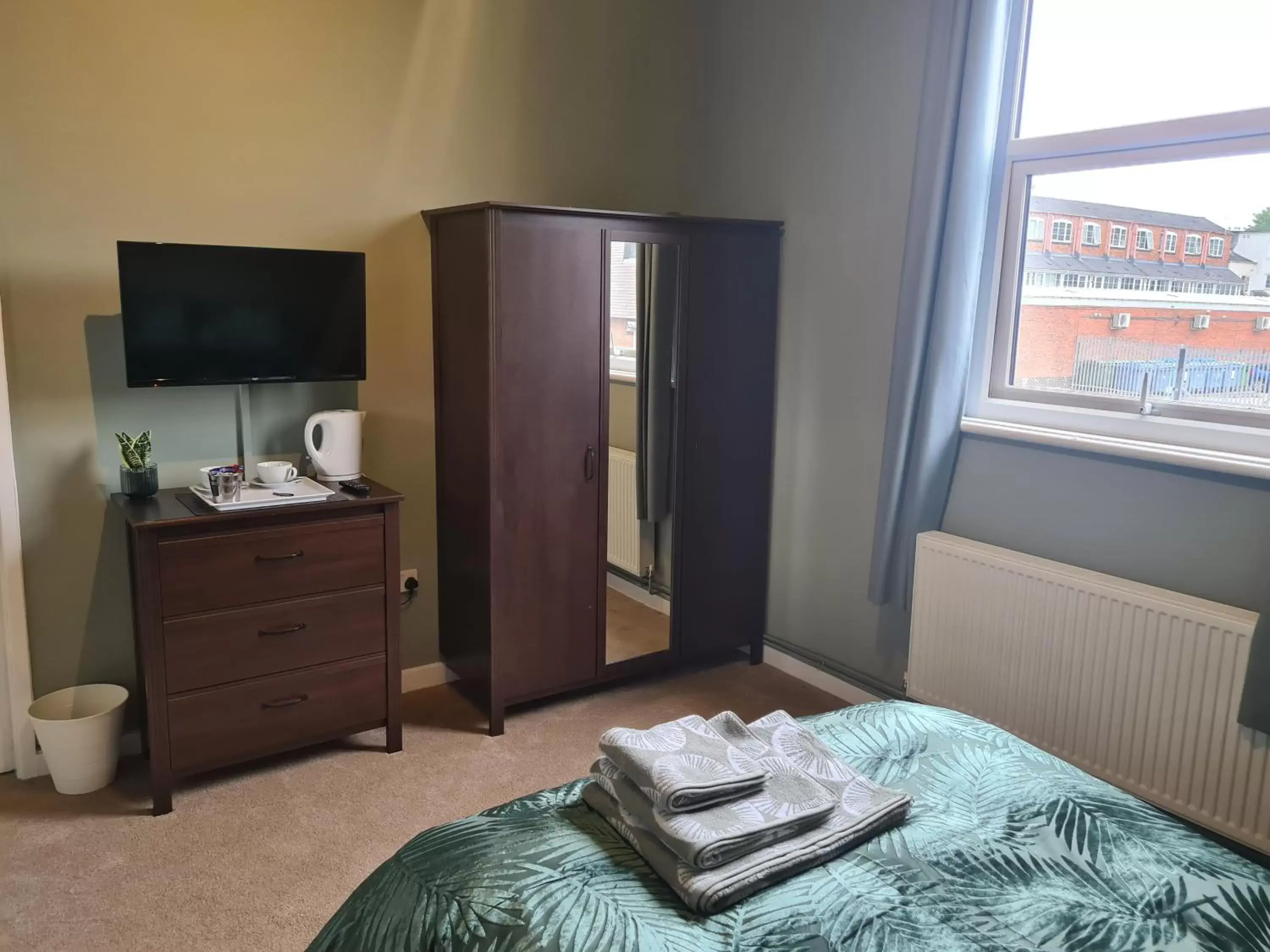 Bedroom, TV/Entertainment Center in Hen House