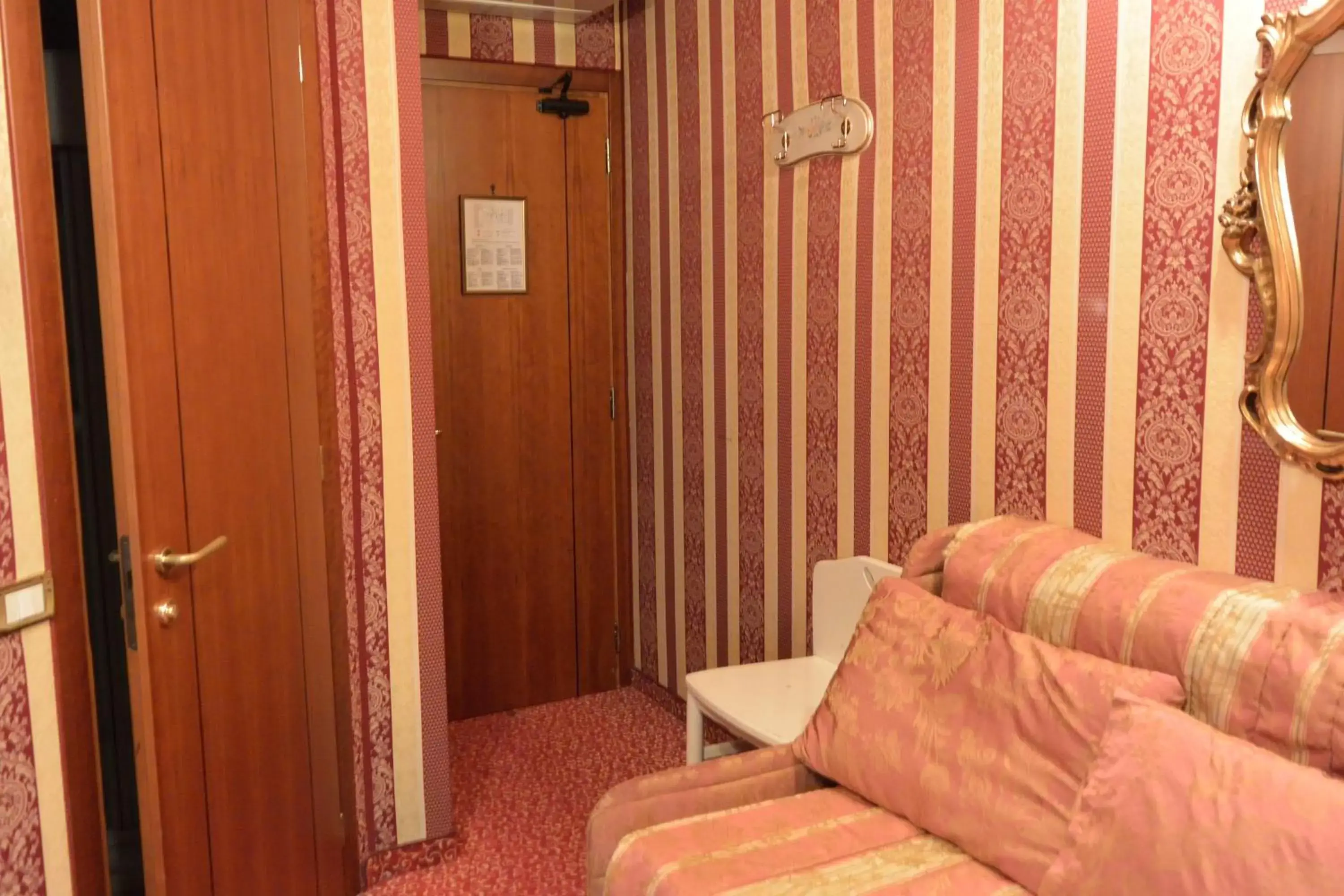 Bedroom, Bathroom in Hotel Belle Arti