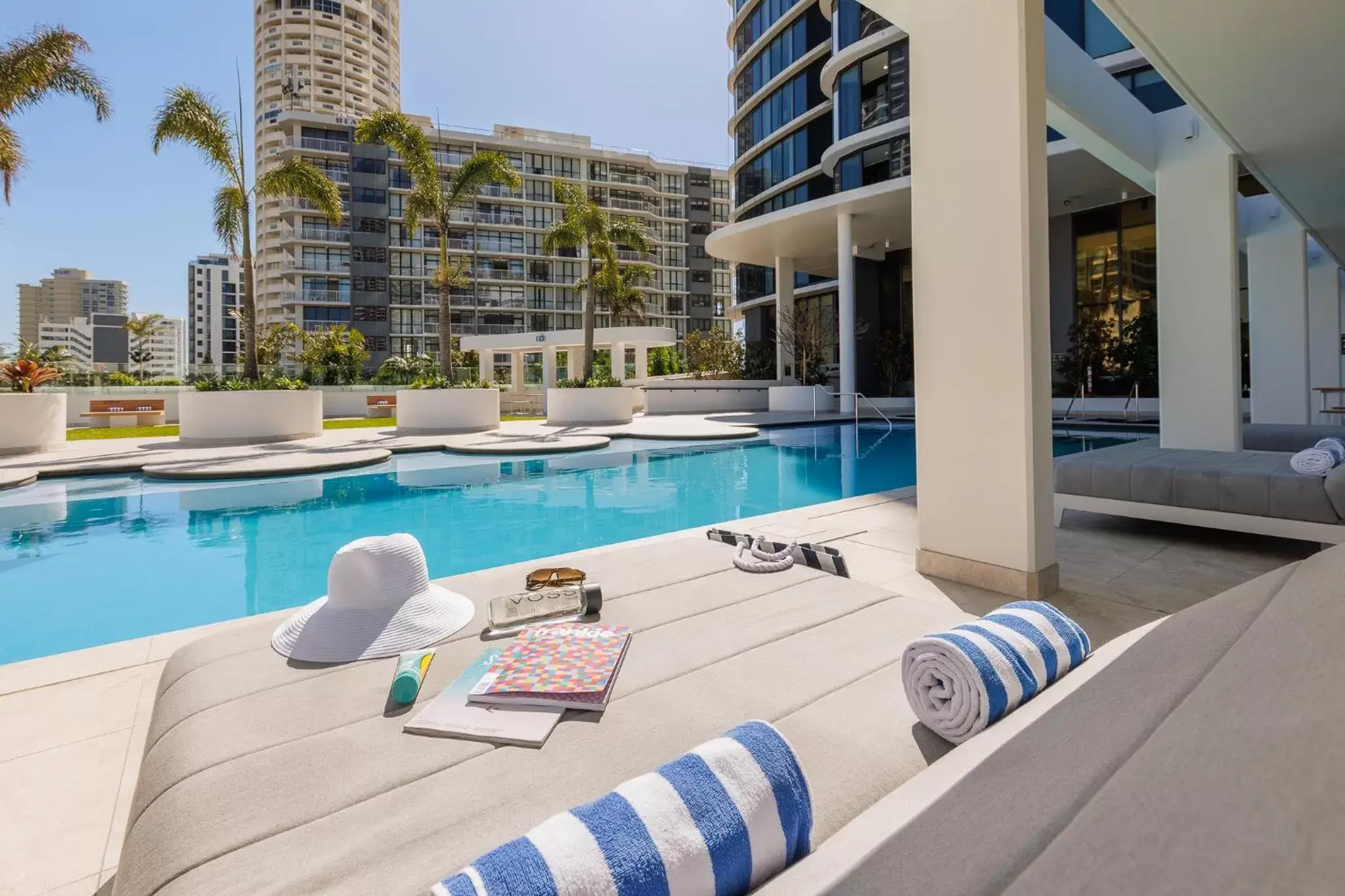 Day, Swimming Pool in Meriton Suites Surfers Paradise