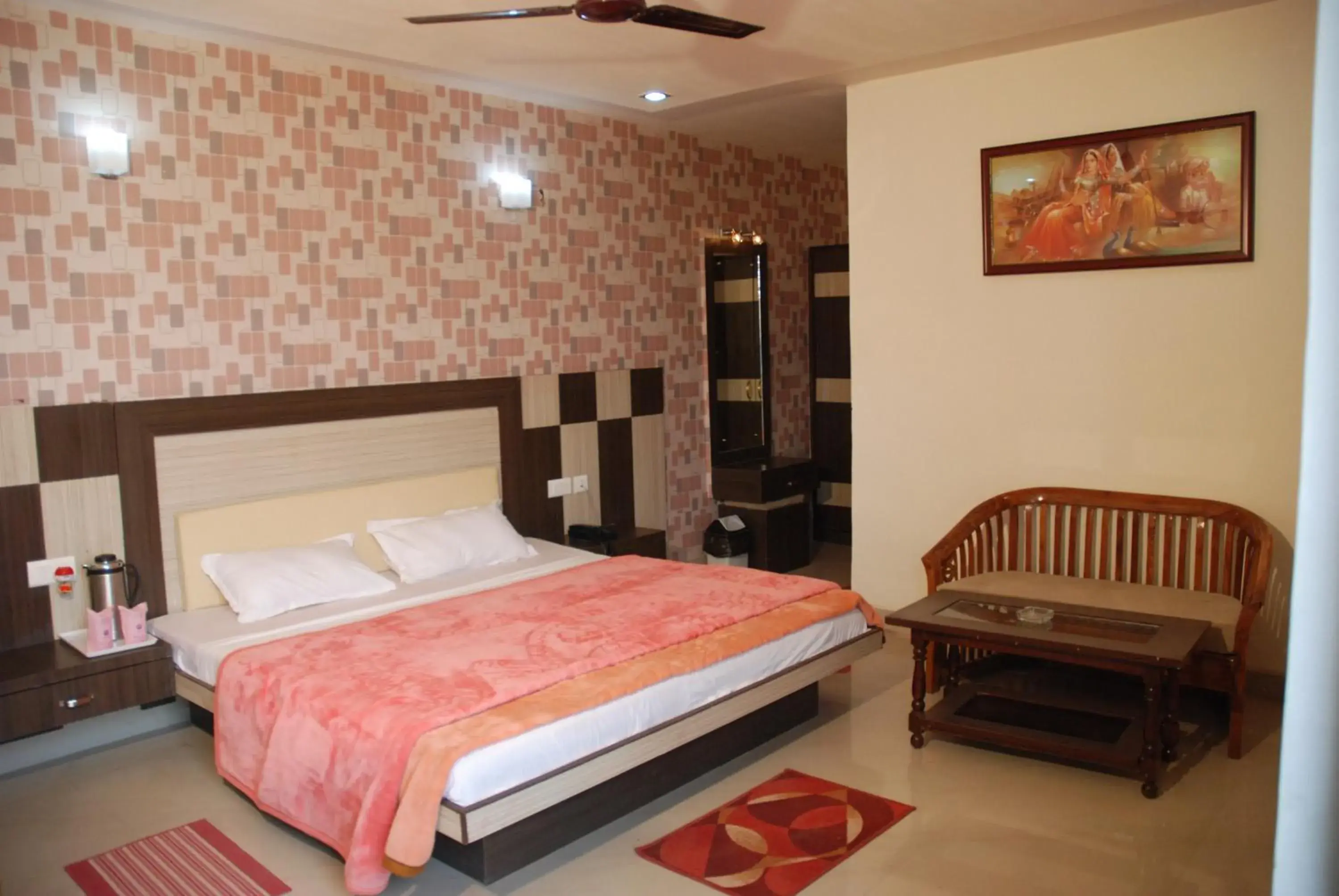 Super Deluxe Double Room in Hotel Ganpati Palace