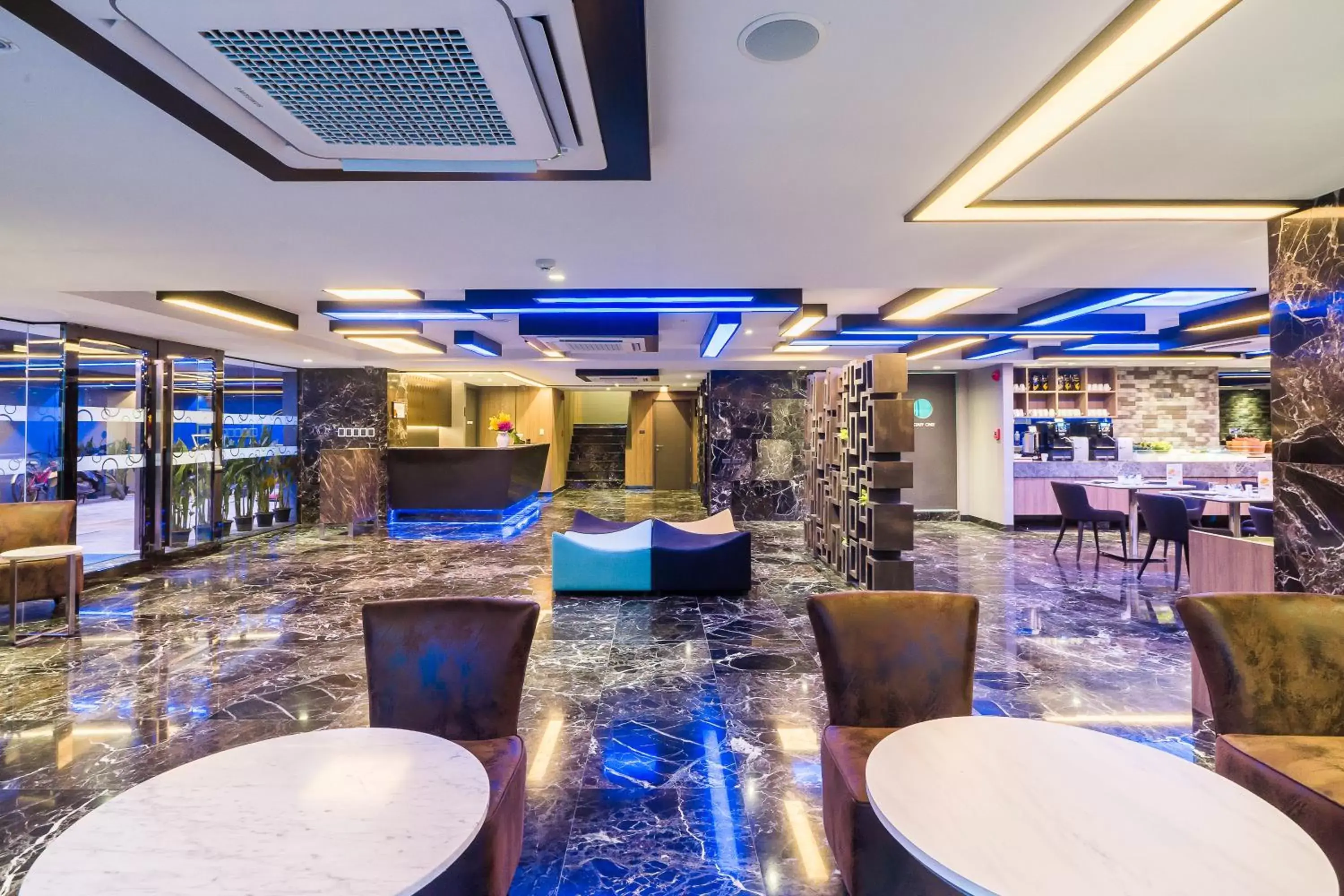 Lobby or reception in Citrus Suites Sukhumvit 6 by Compass Hospitality