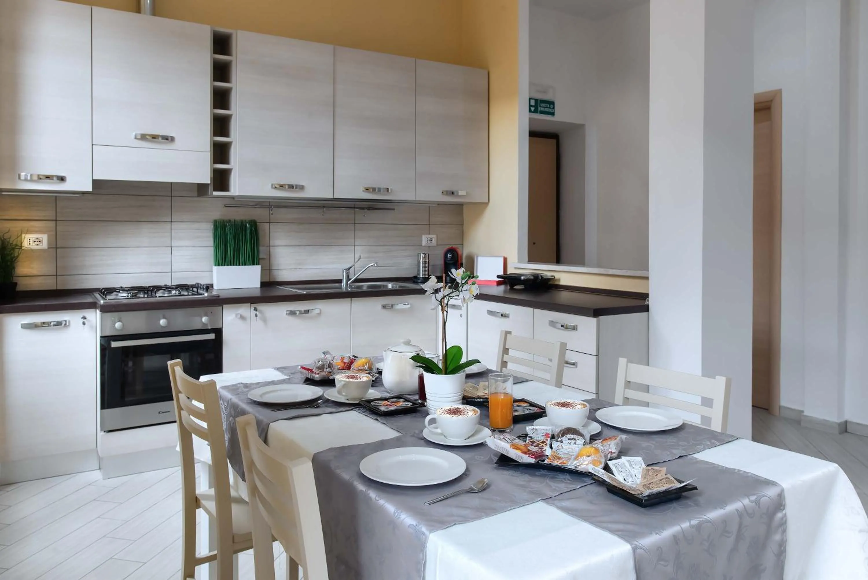 Restaurant/places to eat in Rome Central Rooms