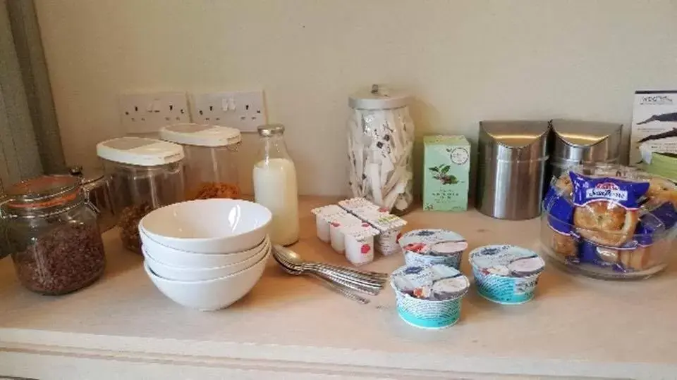 Breakfast, Bathroom in Holland House