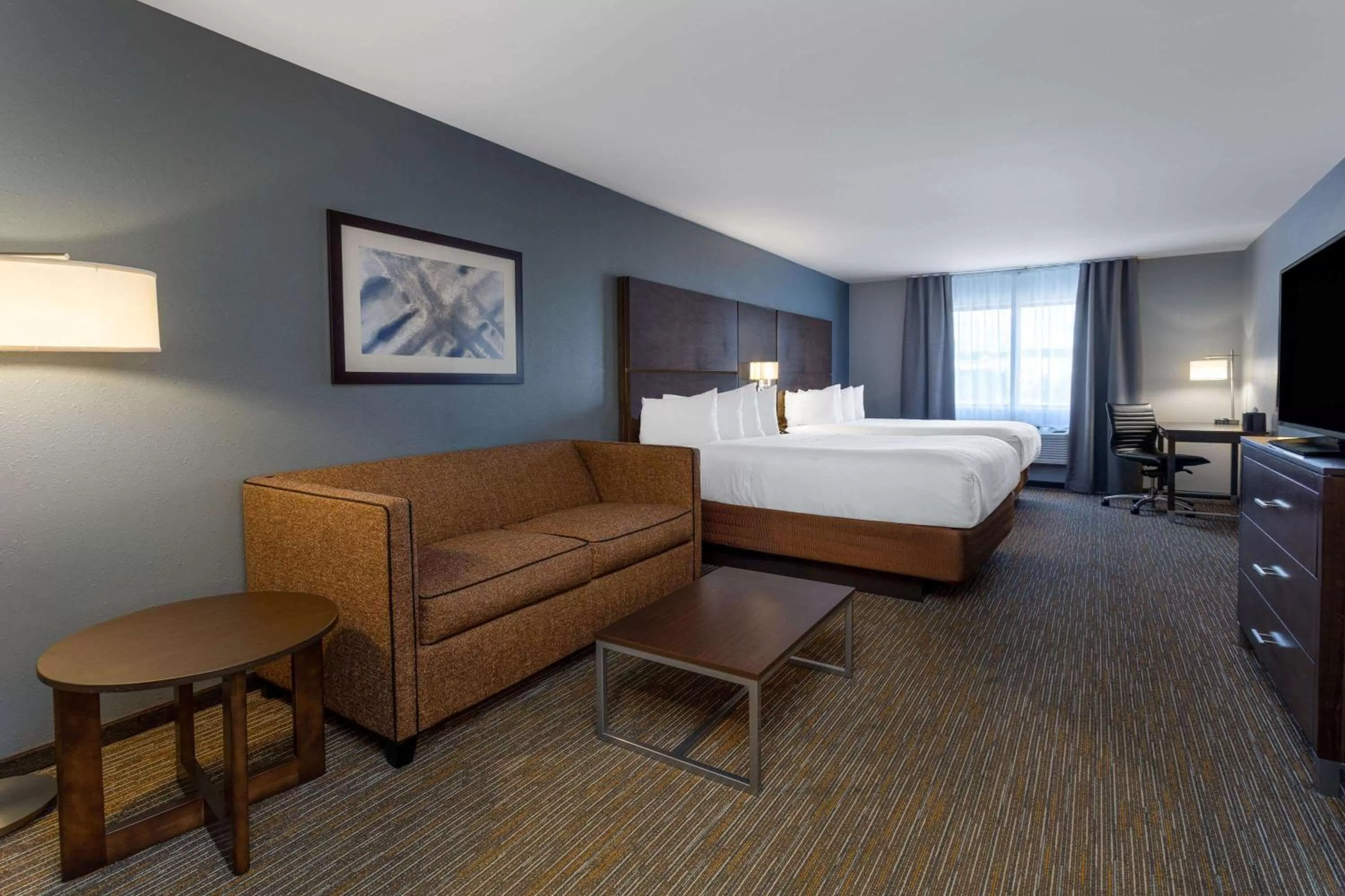 Photo of the whole room, Bed in Wingate by Wyndham Wisconsin Dells Waterpark