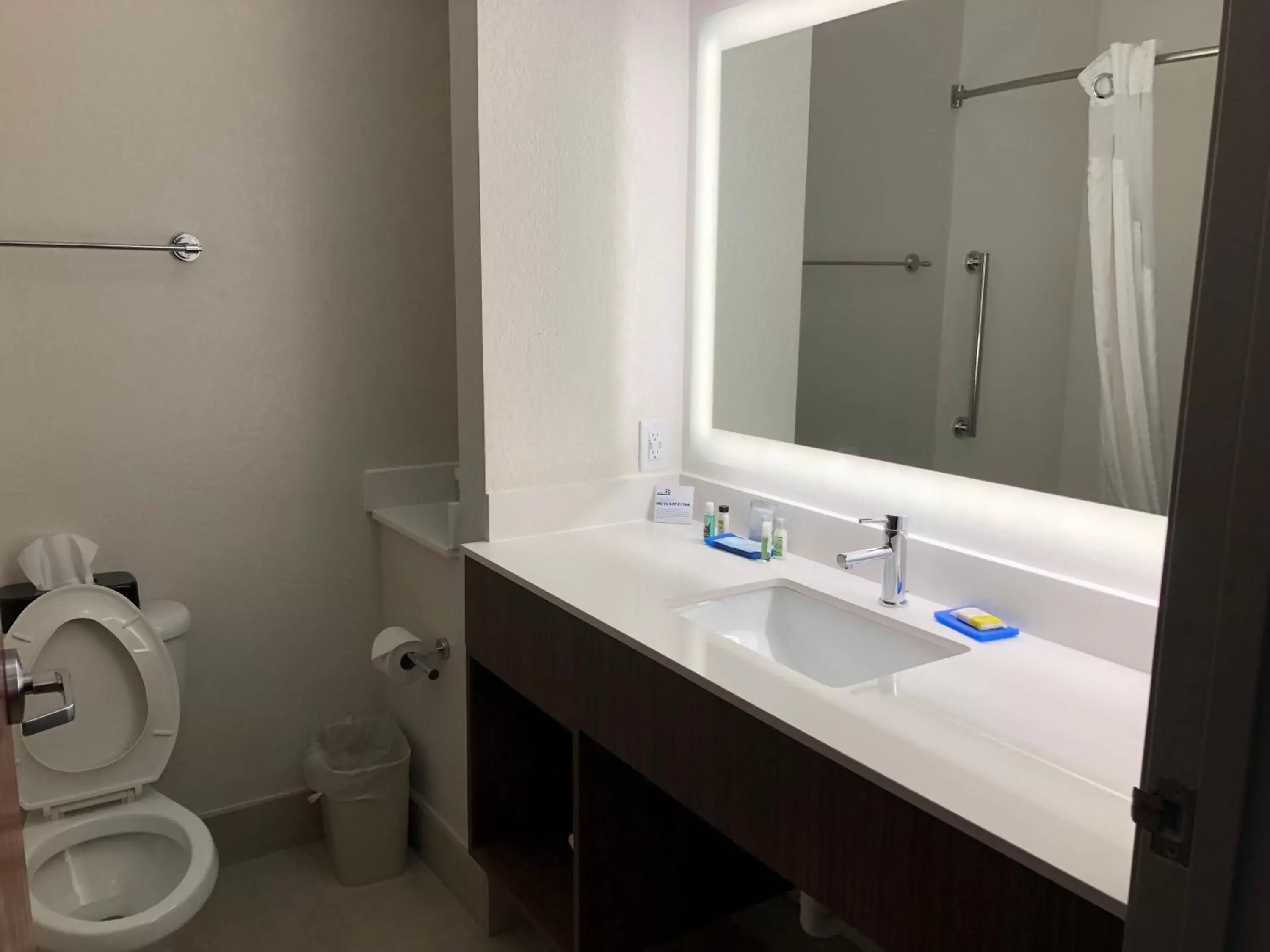 Standard Room with Two Queen Beds in Holiday Inn Express Hotel & Suites Franklin by IHG Standard Room with Two Queen Beds in Holiday Inn Express Hotel & Suites Franklin by IHG