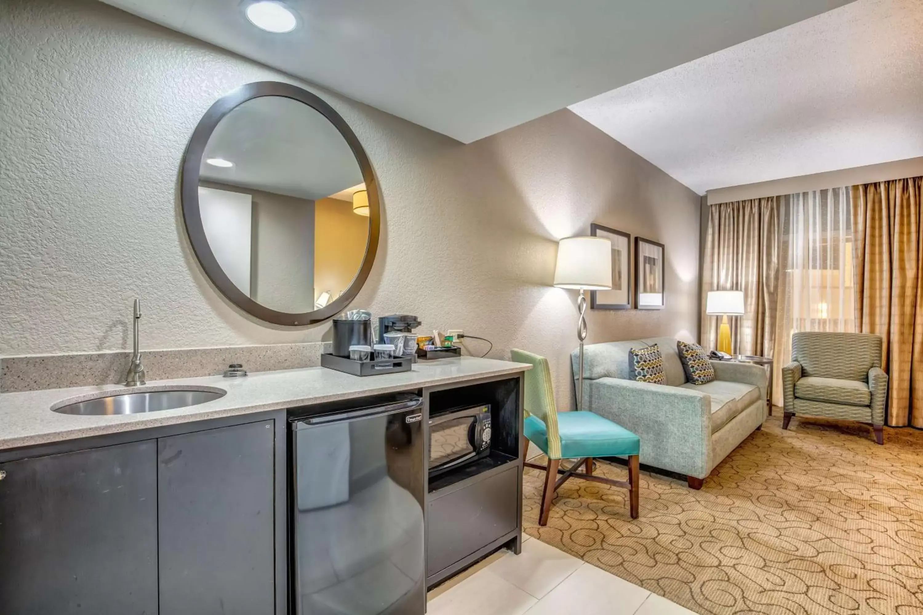 Business facilities, Kitchen/Kitchenette in Embassy Suites Memphis