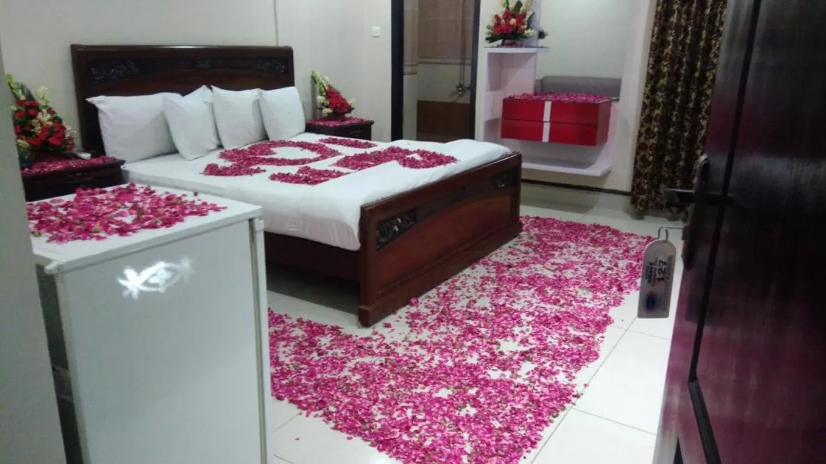 Bed in Hotel Grace inn