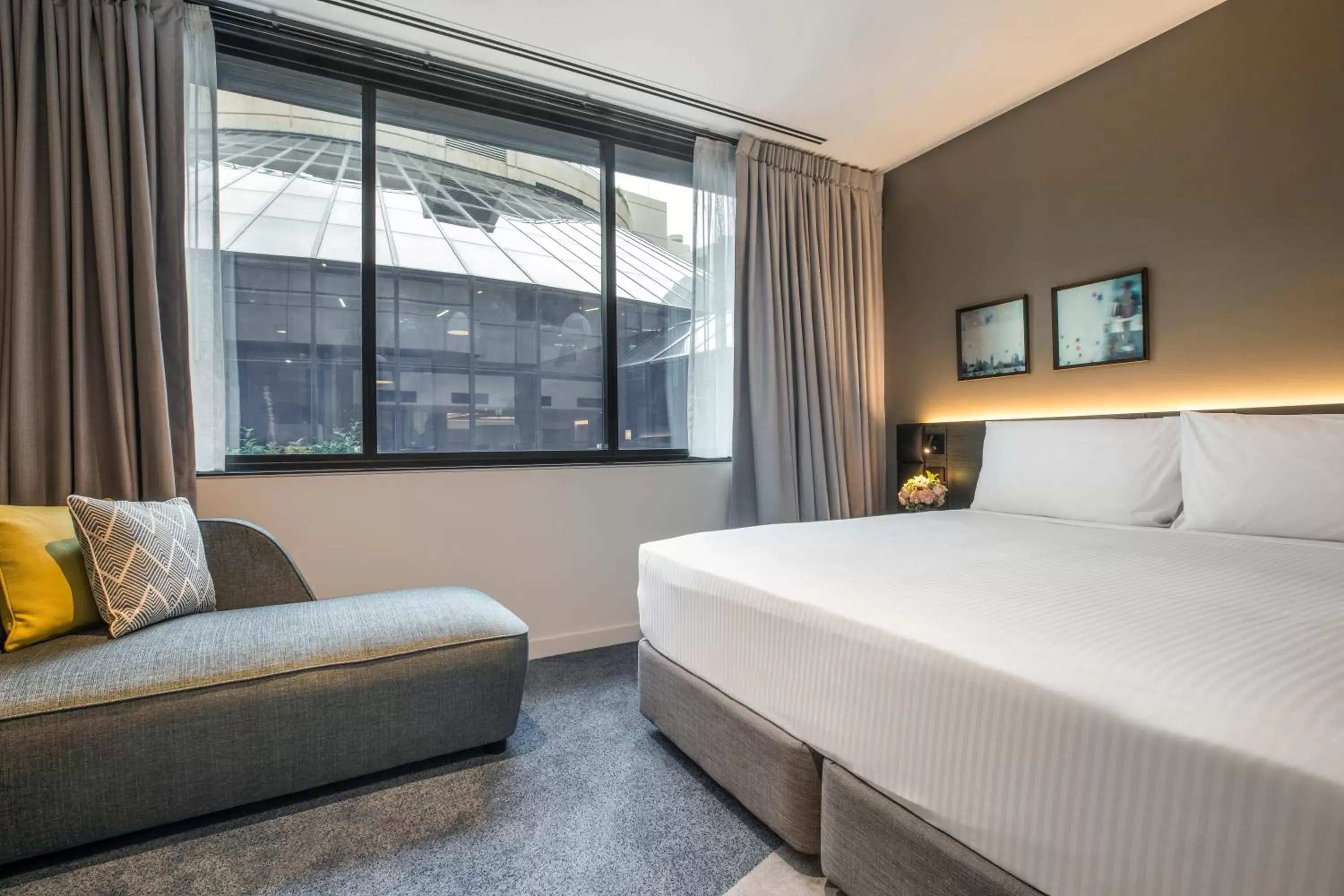 Bedroom, Bed in Crowne Plaza Melbourne, an IHG Hotel