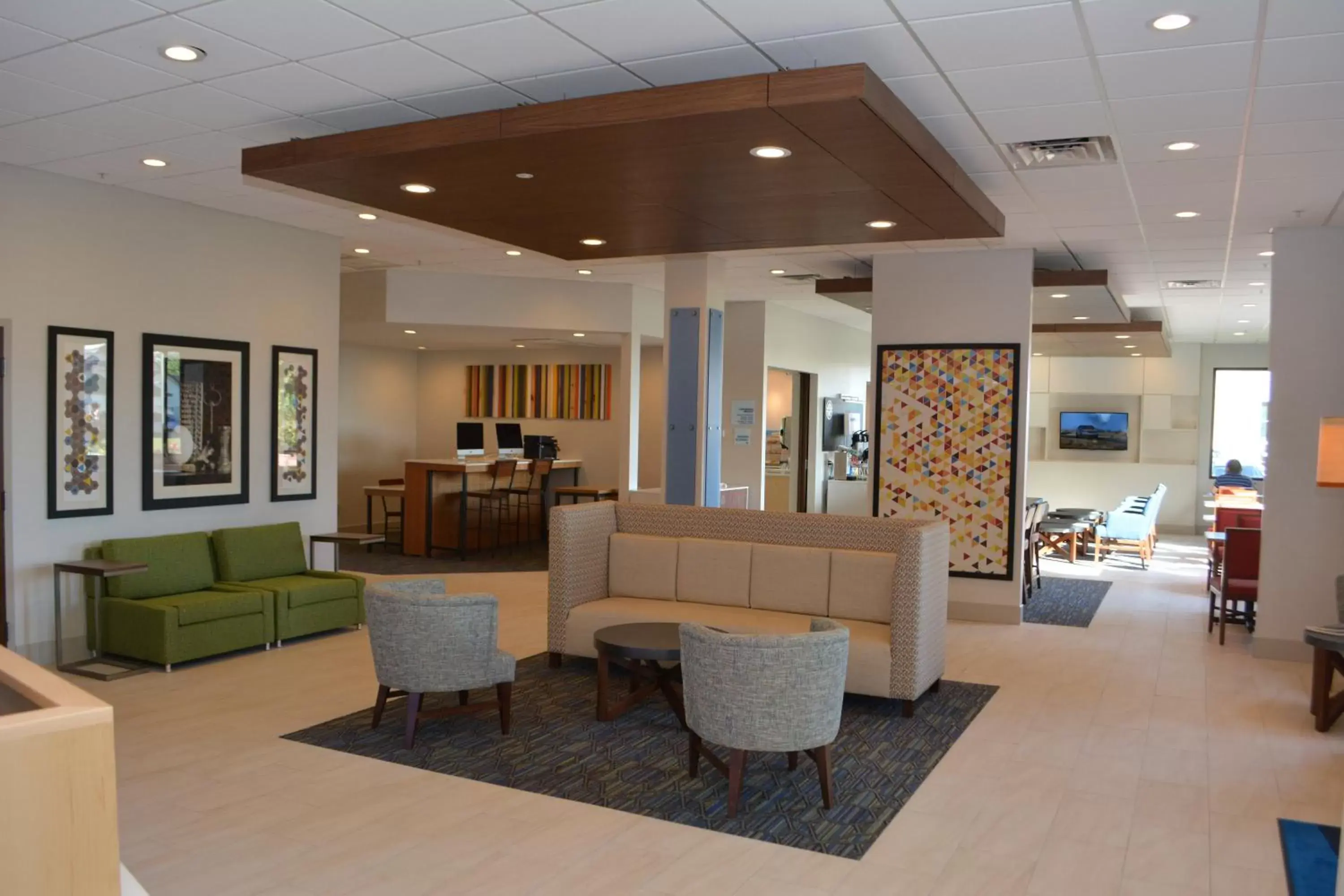 Property building, Lobby/Reception in Holiday Inn Express & Suites Waterville - North, an IHG Hotel