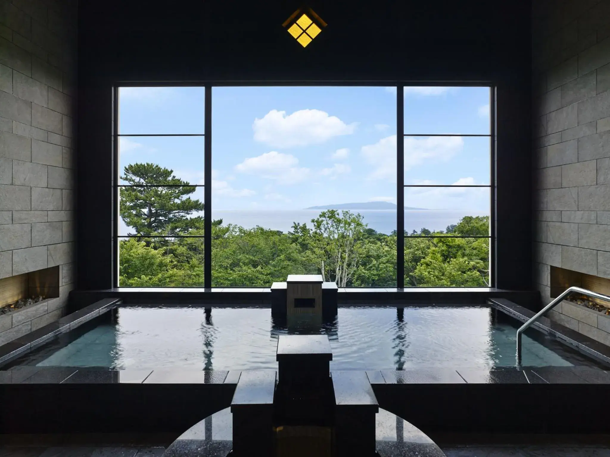 Public Bath, Swimming Pool in Kawana Hotel