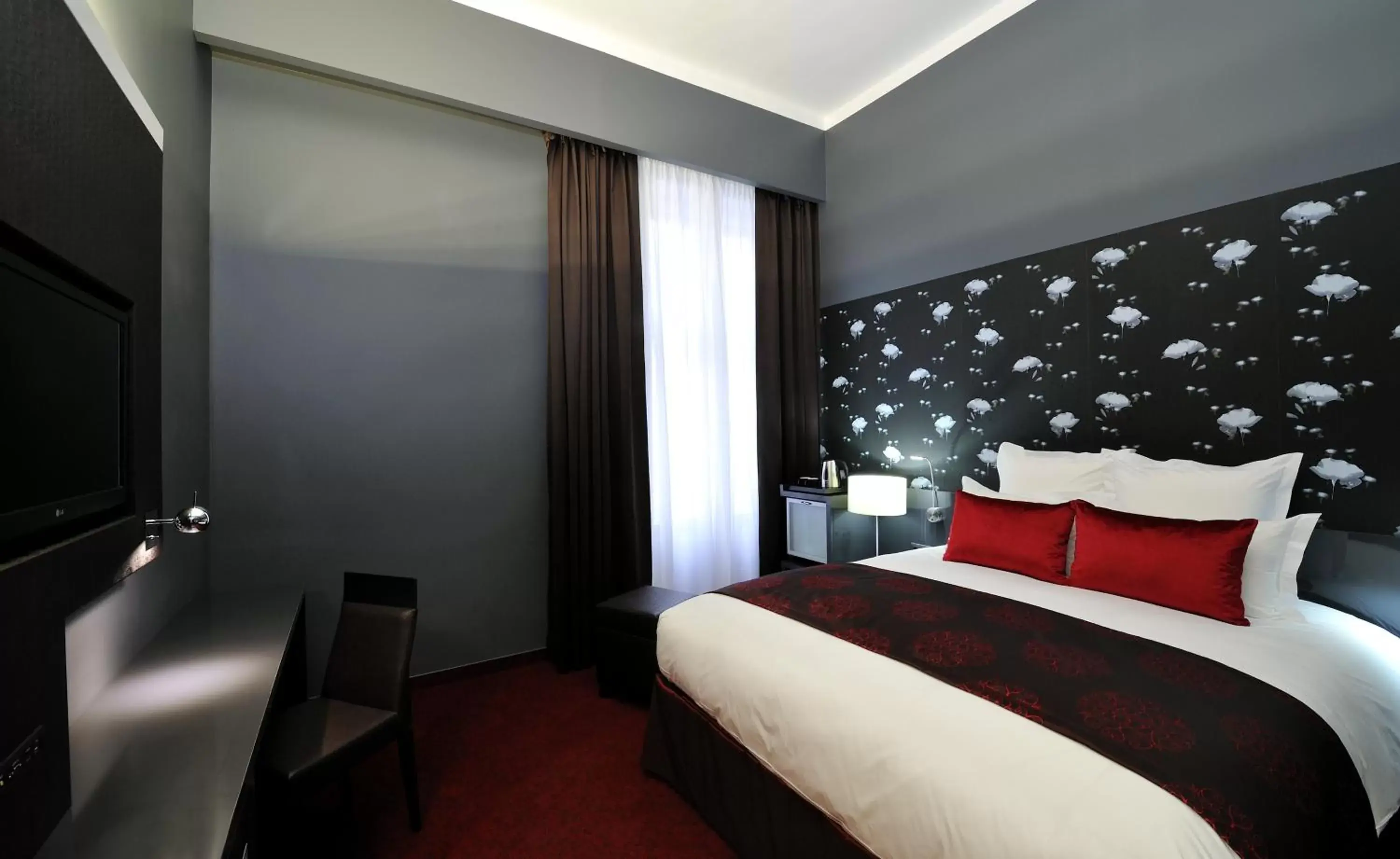 Photo of the whole room, Bed in Hotel Nemzeti Budapest - MGallery