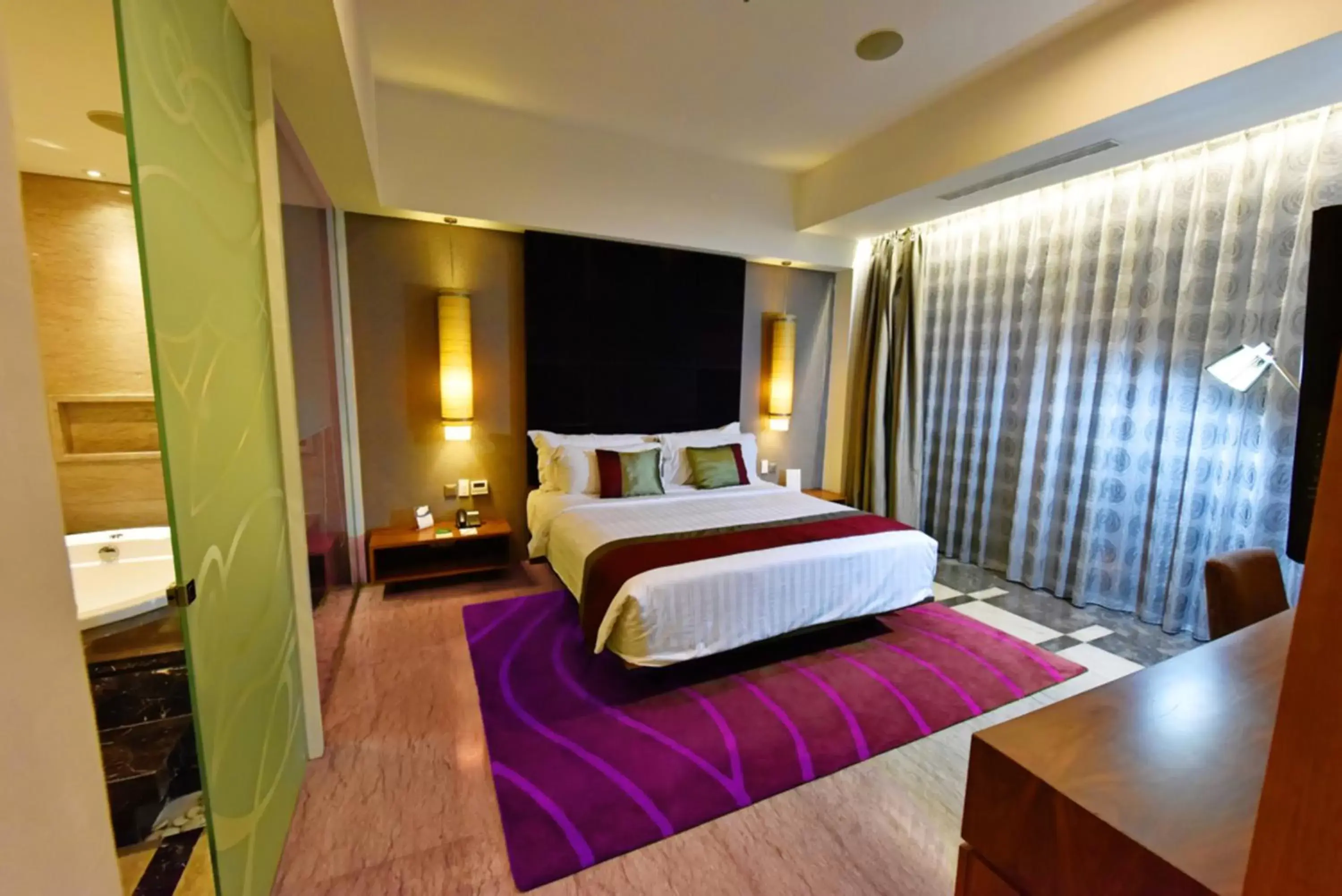 Photo of the whole room, Bed in Holiday Inn Bandung Pasteur, an IHG Hotel