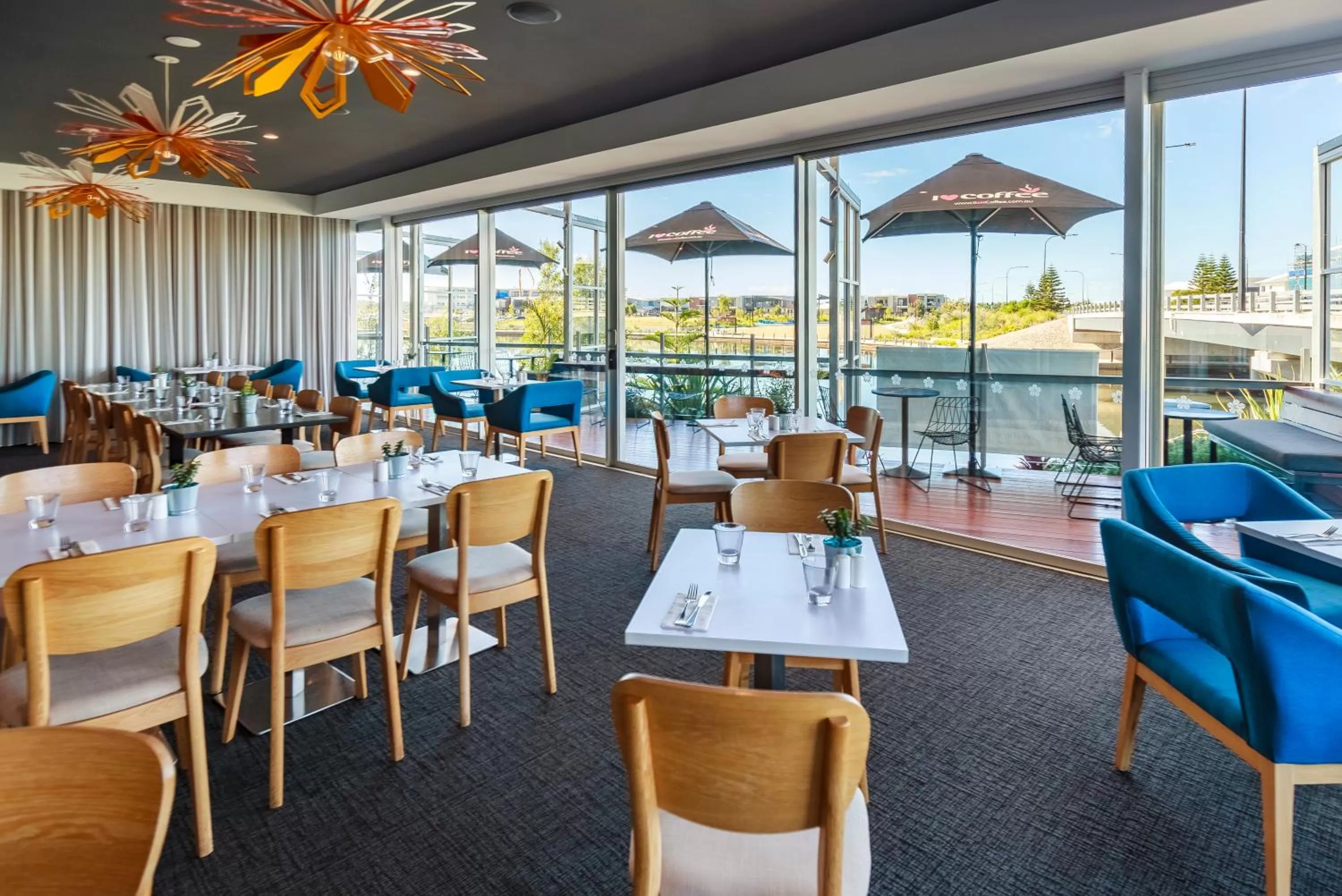 Restaurant/places to eat in Mercure Sunshine Coast Kawana Waters