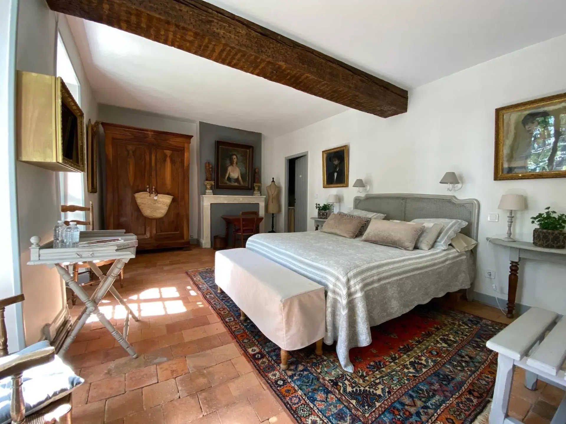 Double Room with Garden View - single occupancy in Le Petit Chateau De Sainte Colombe Double Room with Garden View - single occupancy in Le Petit Chateau De Sainte Colombe