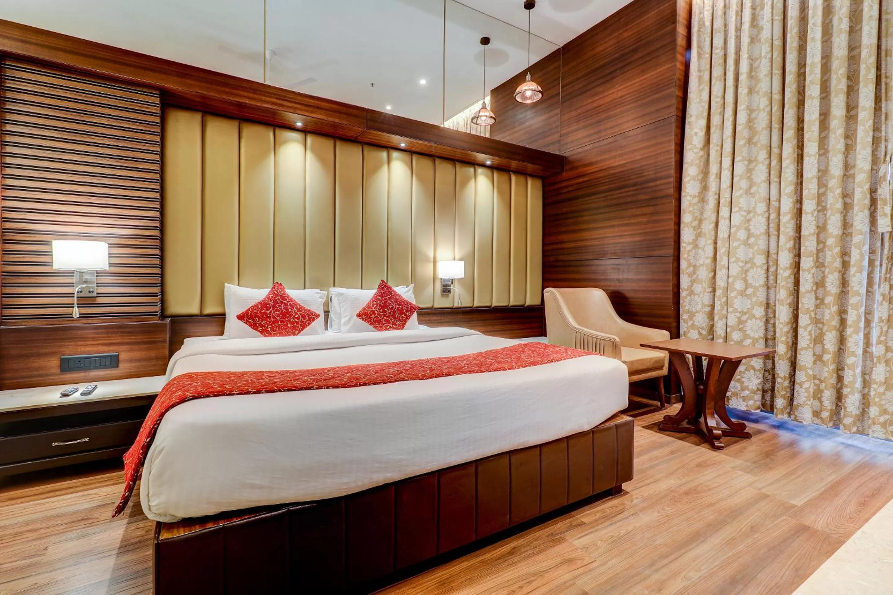 Bed in Hotel Gurudev Grand