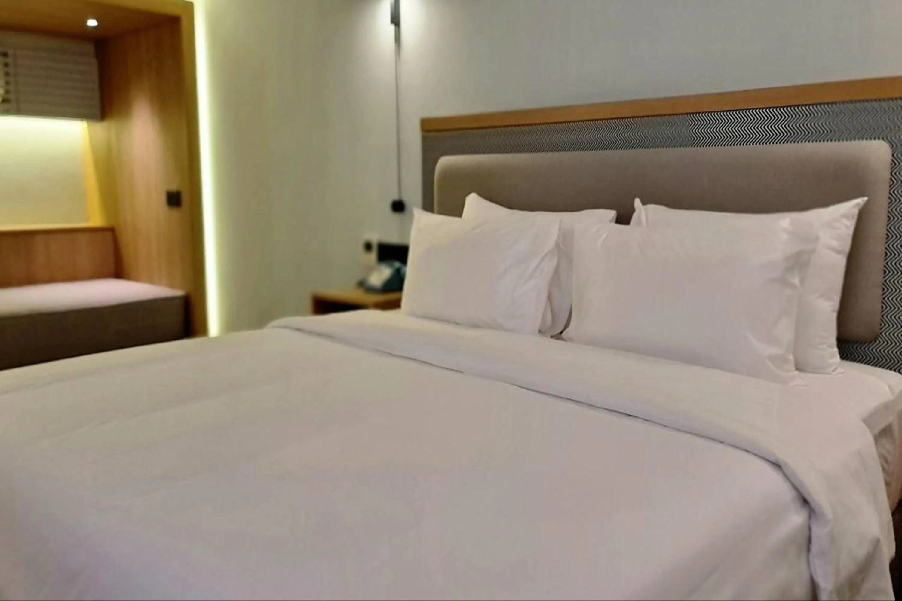 Bed in The SACHA Apart-Hotel Thonglor