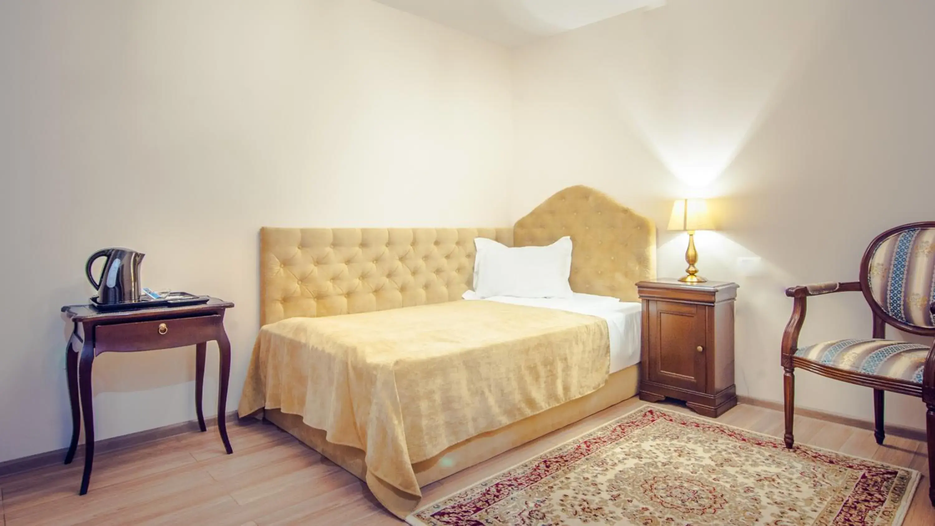 Bedroom, Bed in Safrano Palace