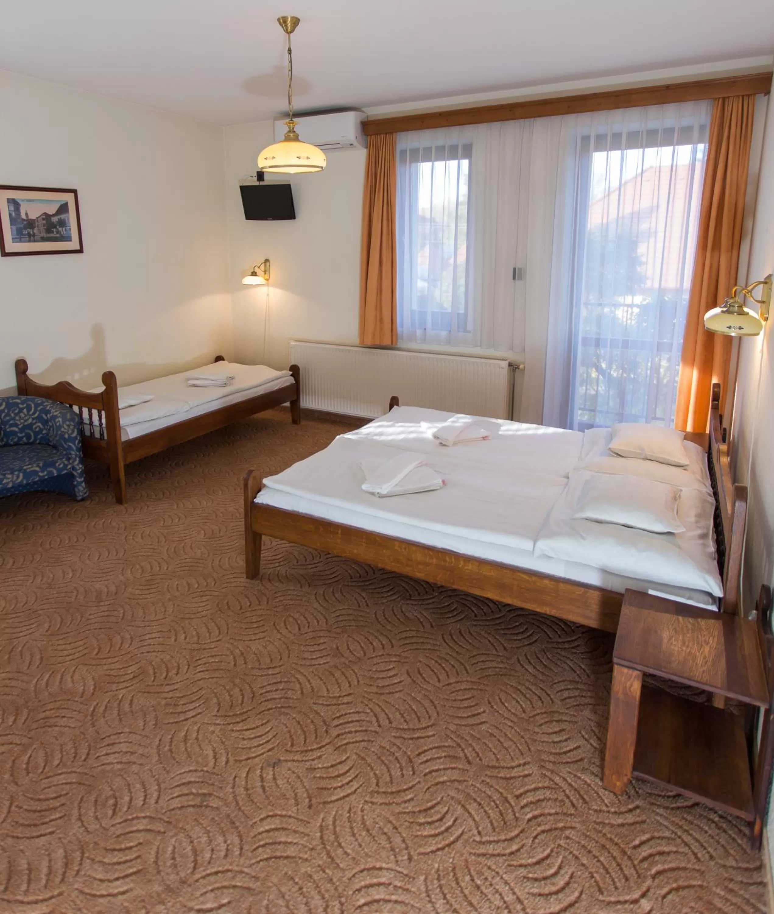 Standard Triple Room - single occupancy in Révész Hotel, Restaurant and Rosa Spa