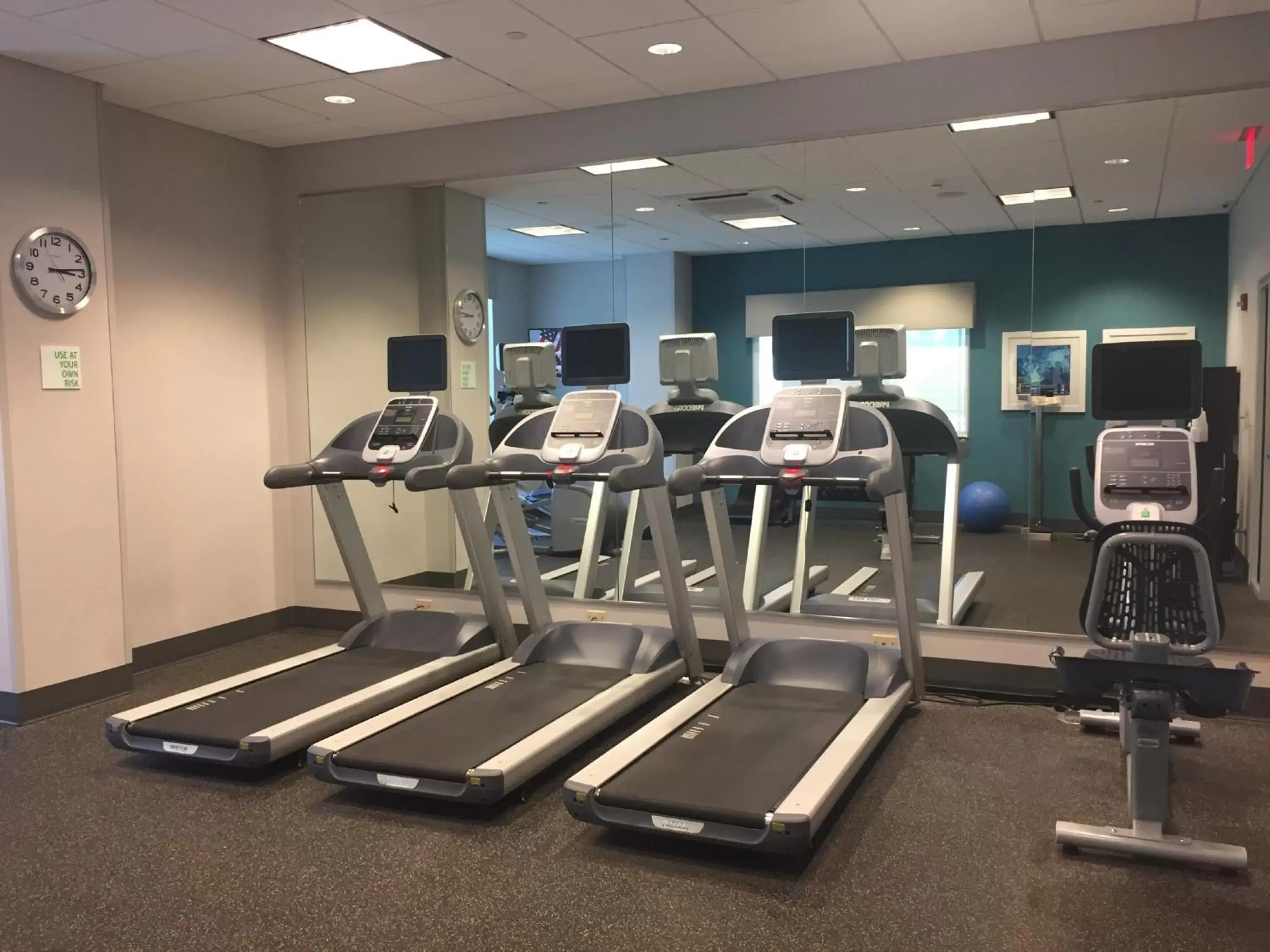 Spa and wellness centre/facilities, Fitness Center/Facilities in Holiday Inn Cincinnati North West Chester, an IHG Hotel