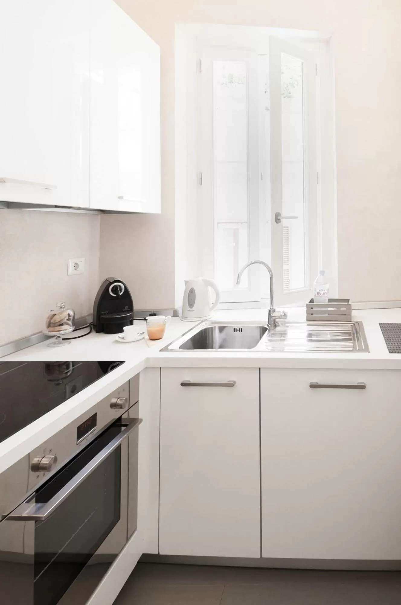 Kitchen or kitchenette in Margana Tower