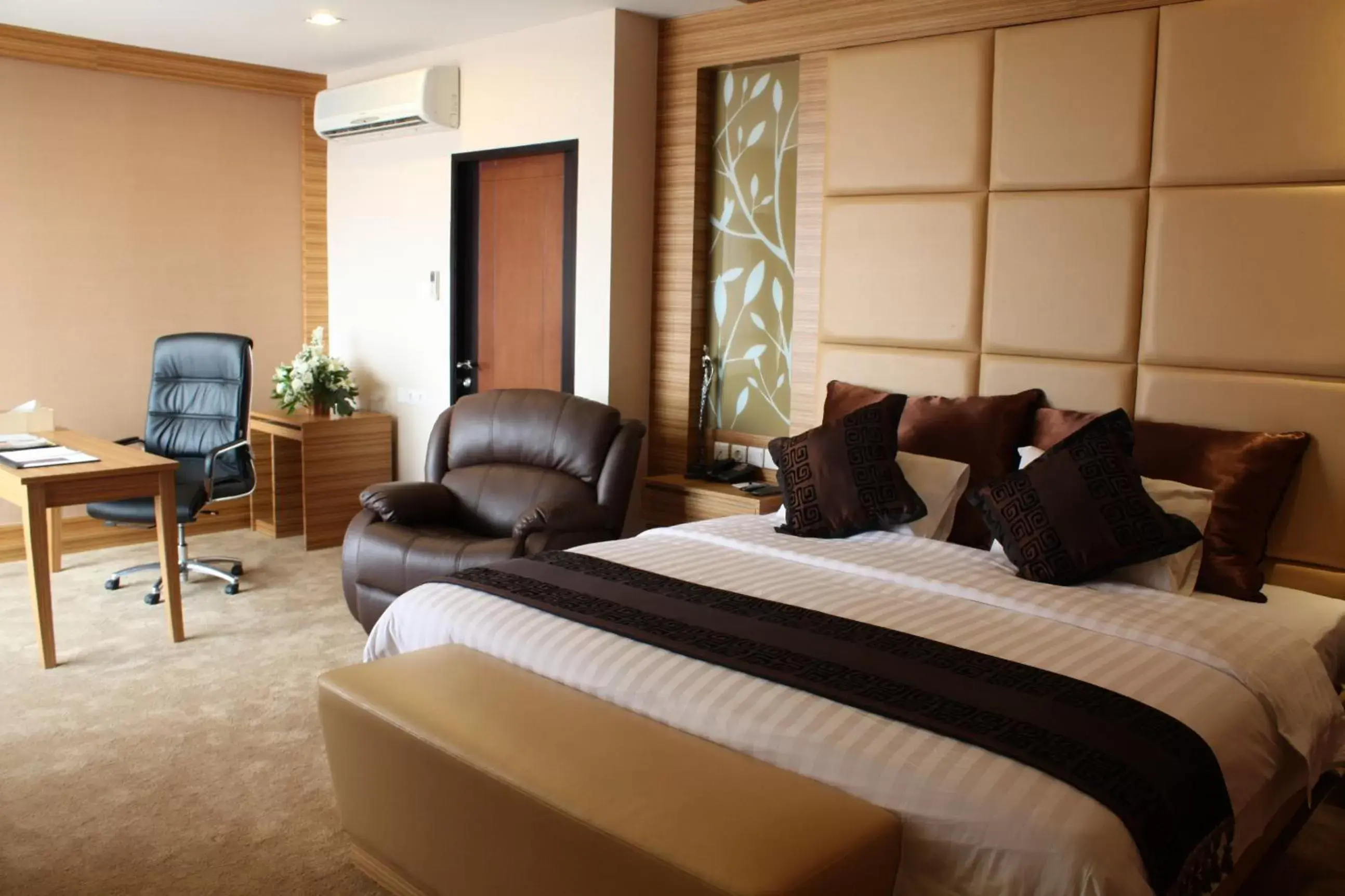 Bedroom in Grand Pasundan Convention Hotel