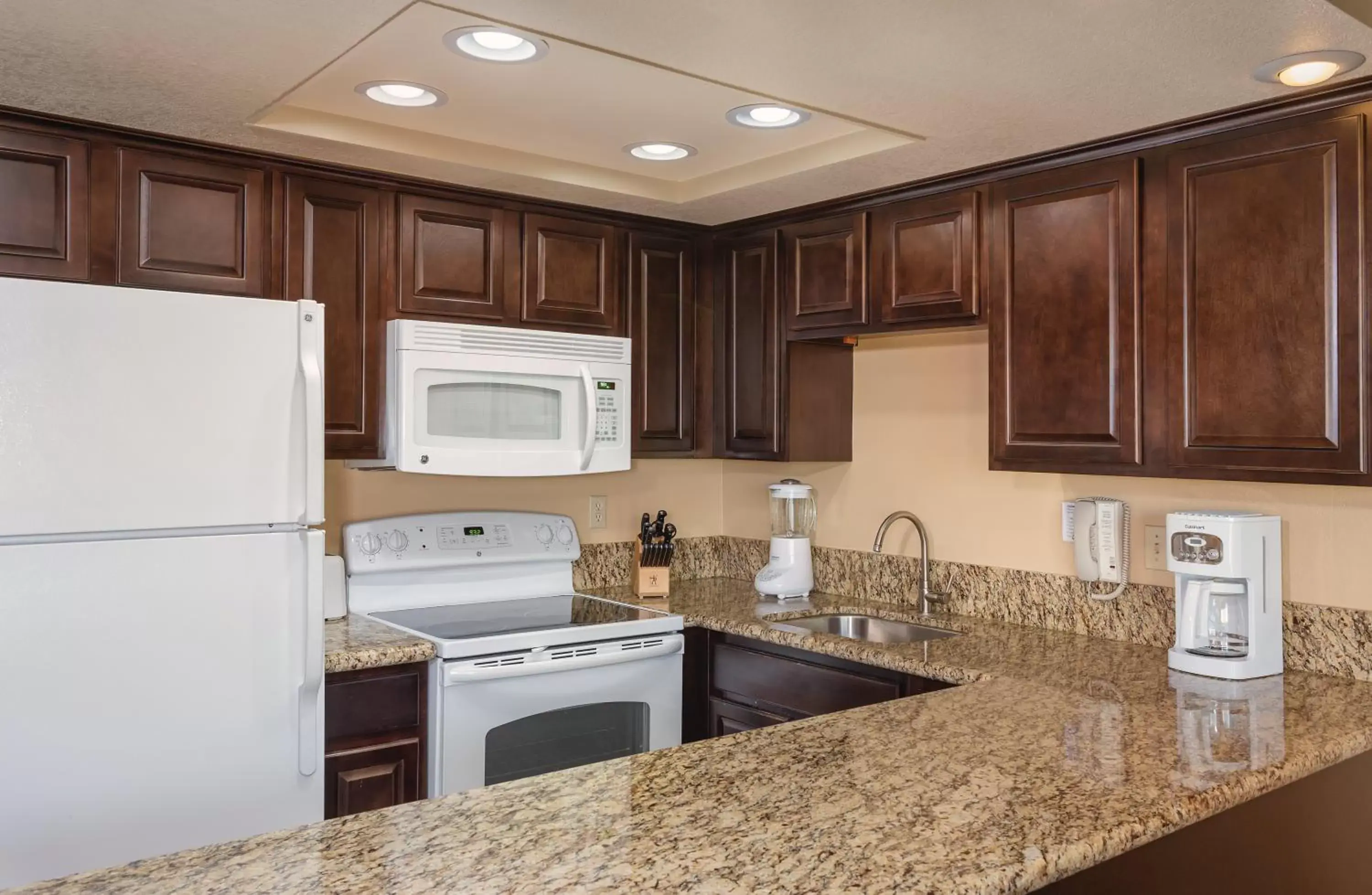 Kitchen or kitchenette, Kitchen/Kitchenette in WorldMark Havasu Dunes