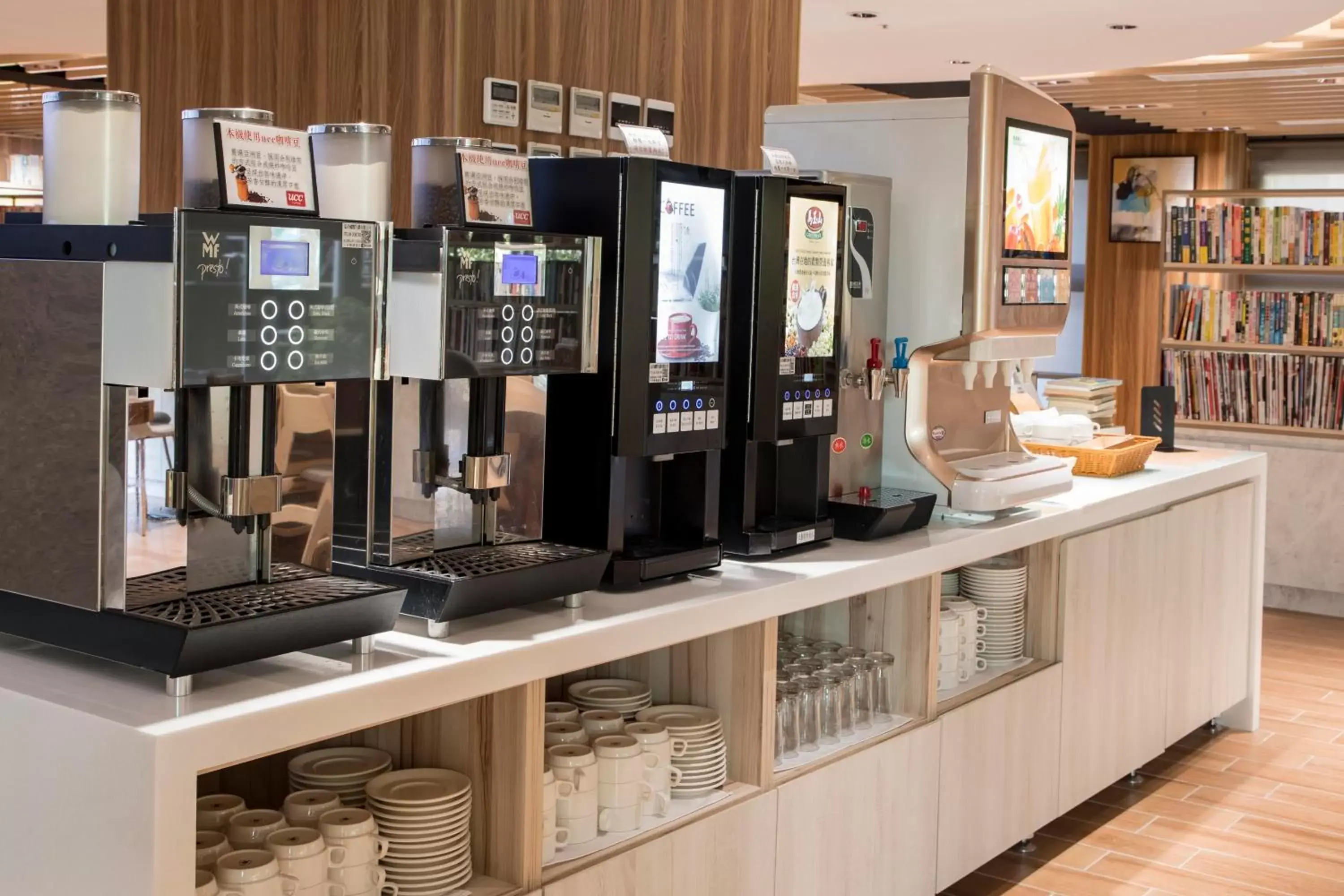 Restaurant/places to eat in Darlon Hotel Restaurant/places to eat in Darlon Hotel