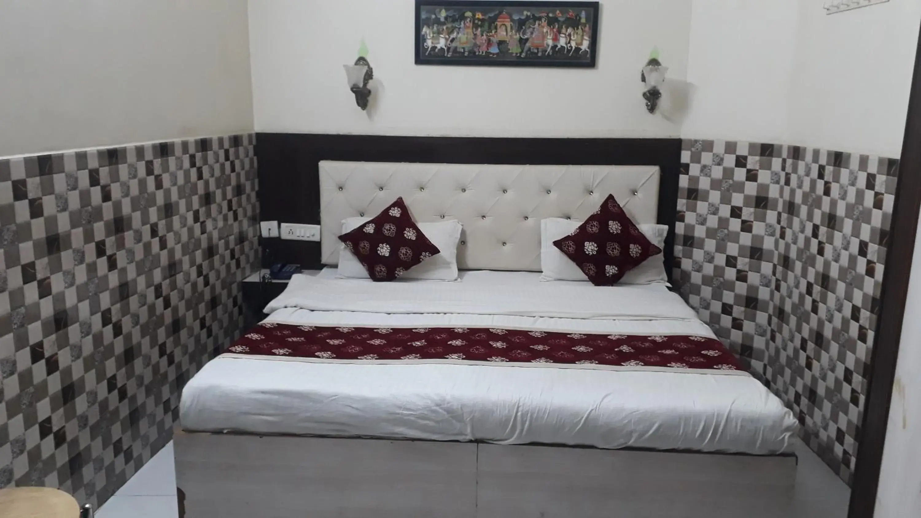 Bedroom, Bed in Hotel Sarwan