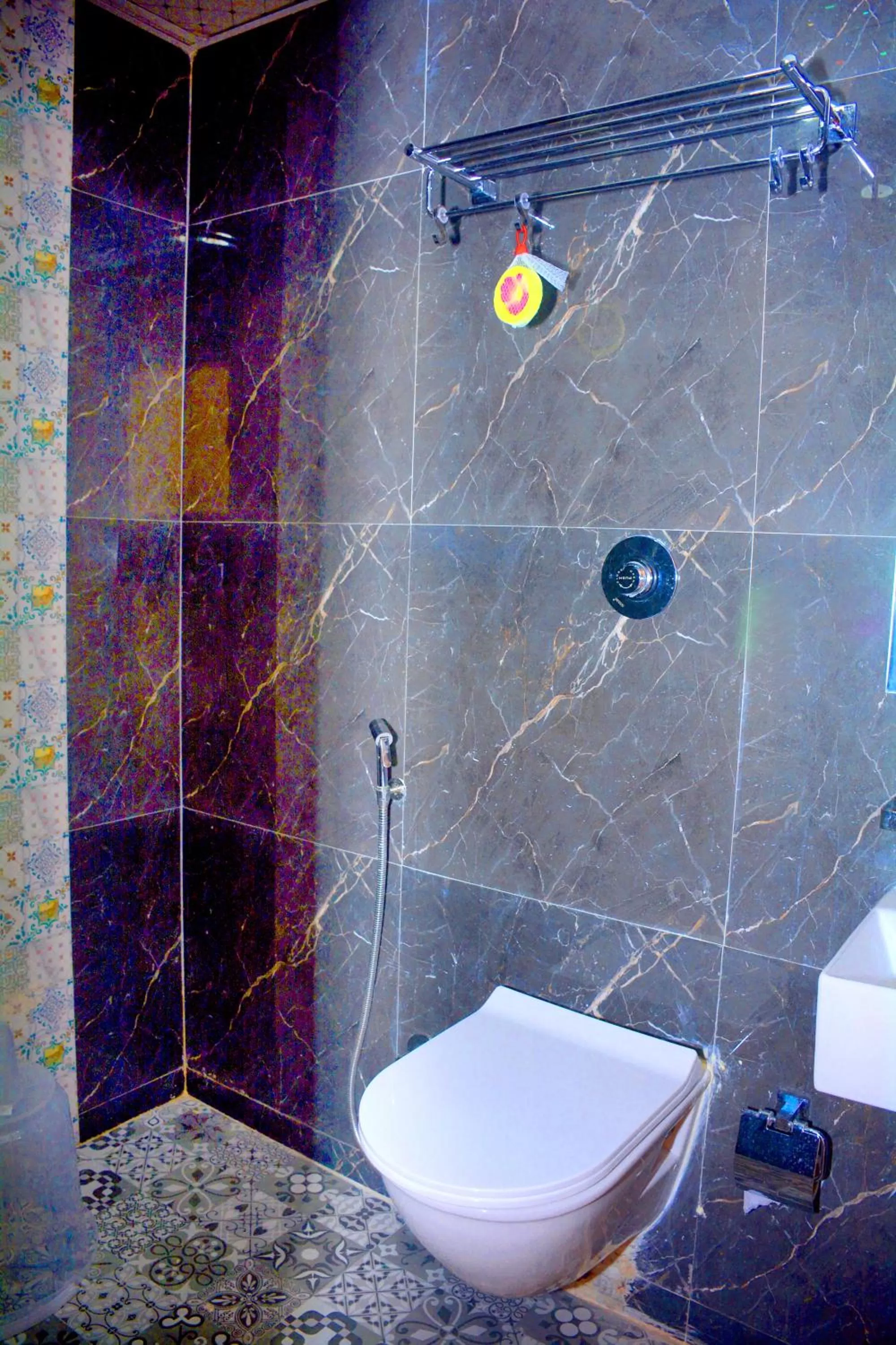 Toilet in Hotel Nest N Rest - Mumbai