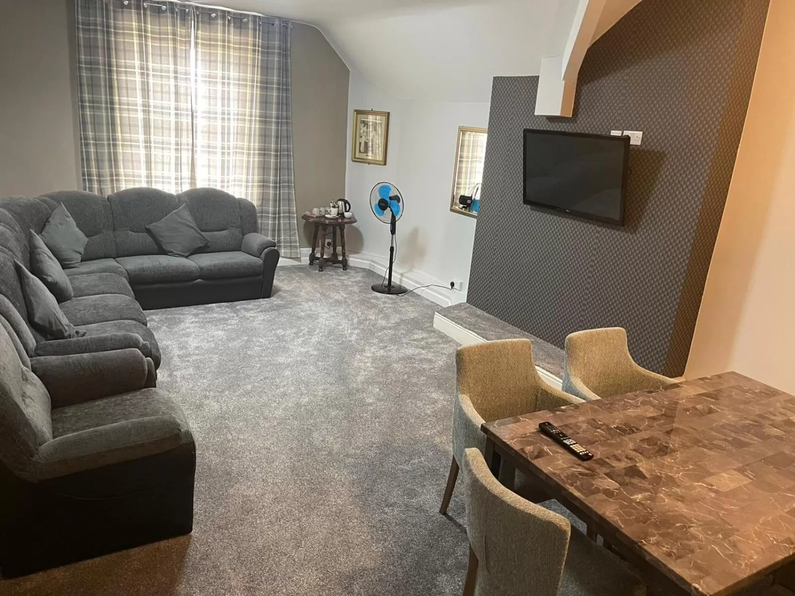 Living room in The Clarendon Hotel