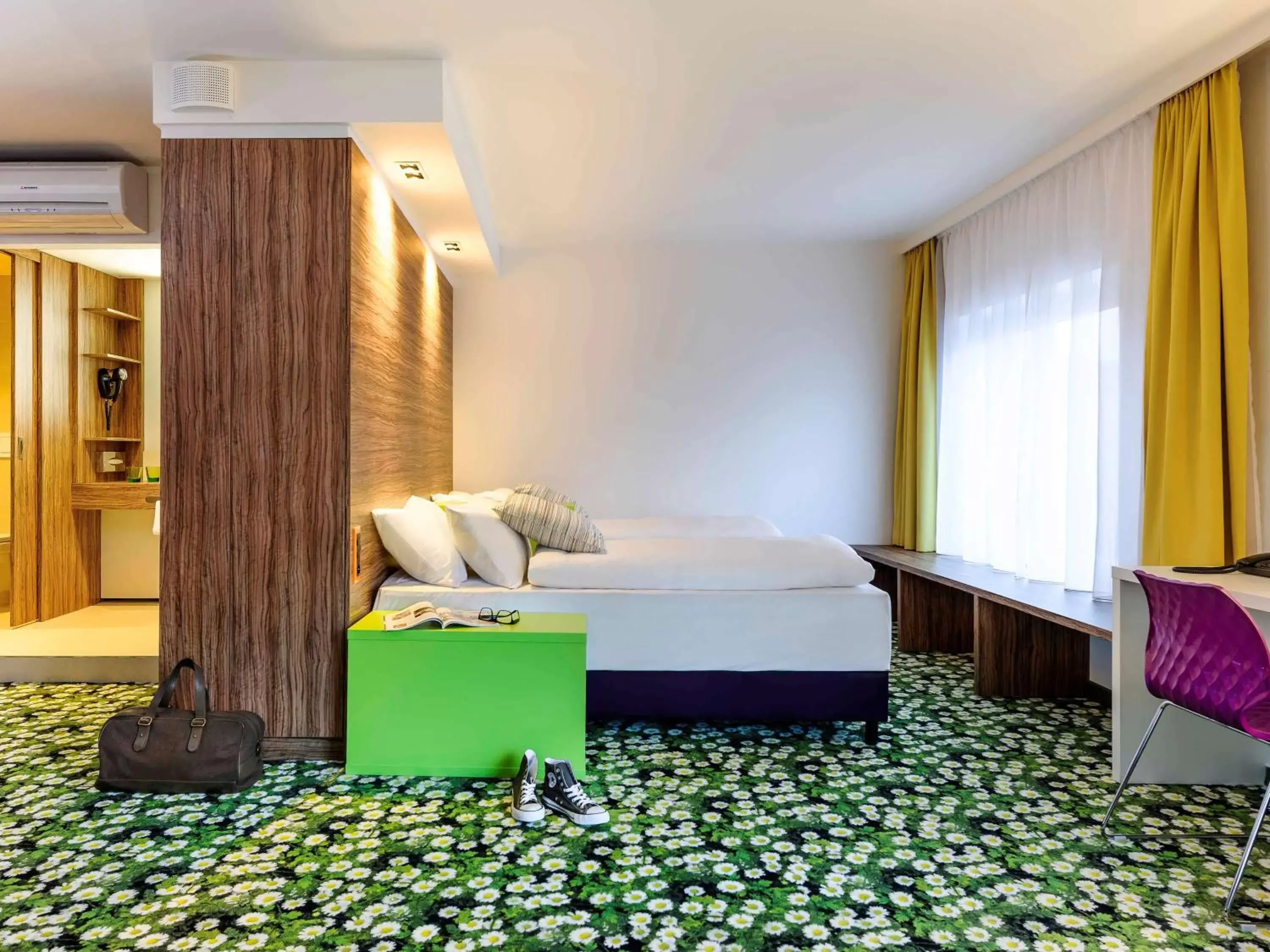 Photo of the whole room in Ibis Styles Wien City