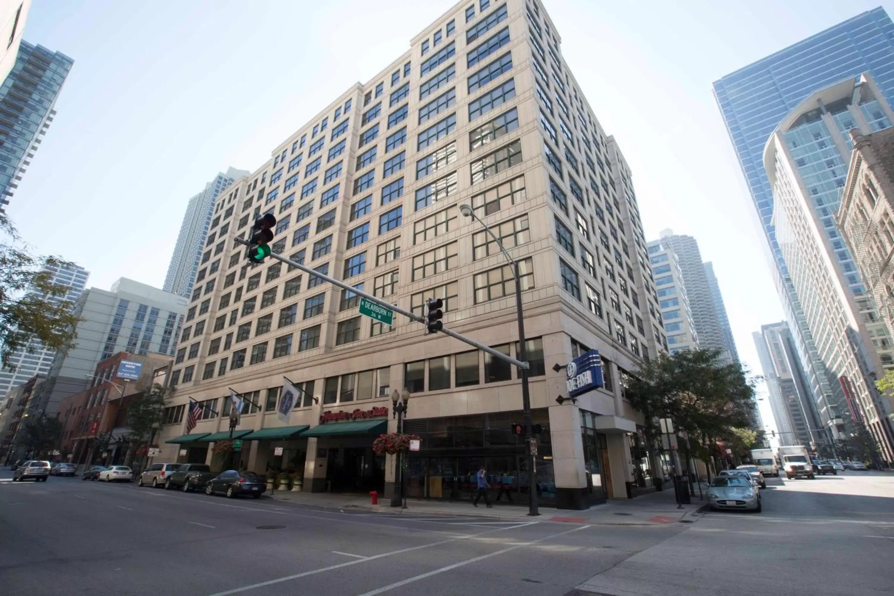 Property Building in Hampton Inn & Suites Chicago-Downtown