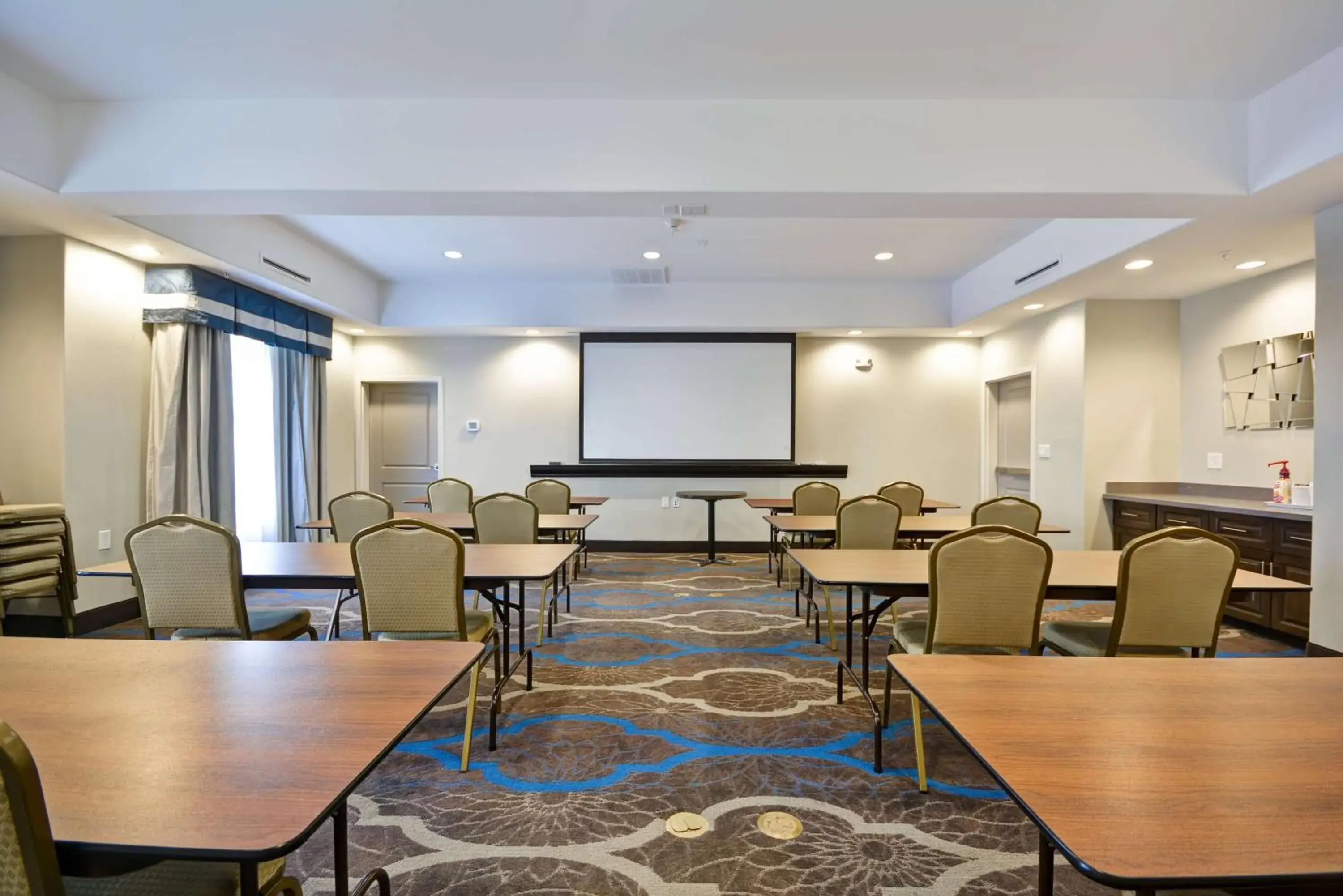 Meeting/conference room in Hampton Inn Kenedy